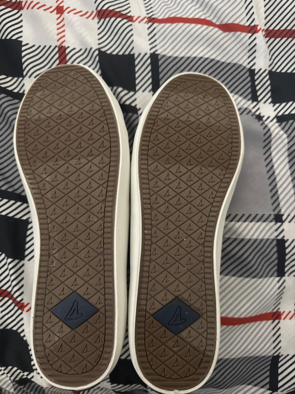 Sperry Crest Vibe lifestyle photo showing the shoes being worn with casual outfit