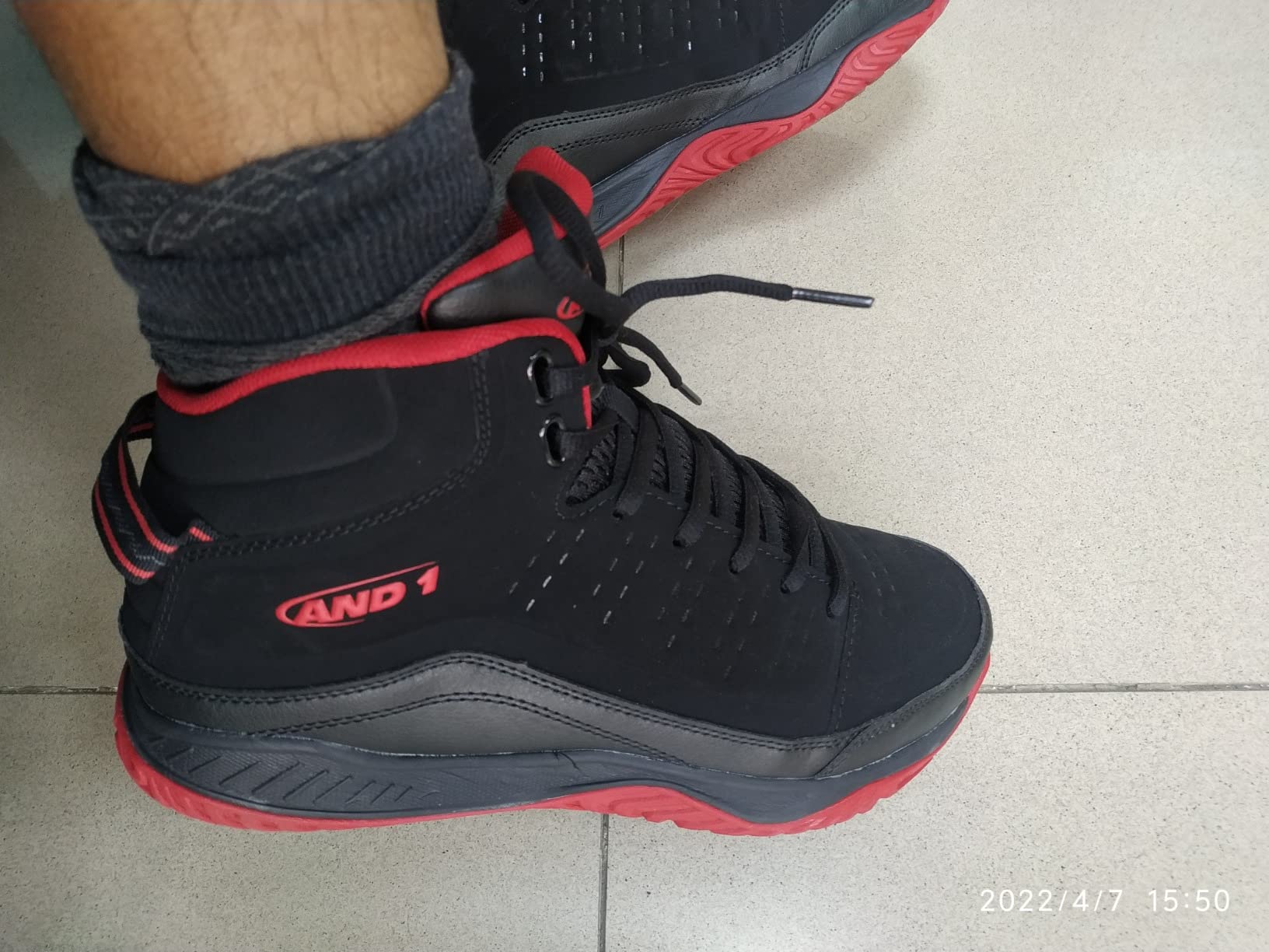AND1 Pulse 2.0 showing midsole cushioning and outsole traction pattern design