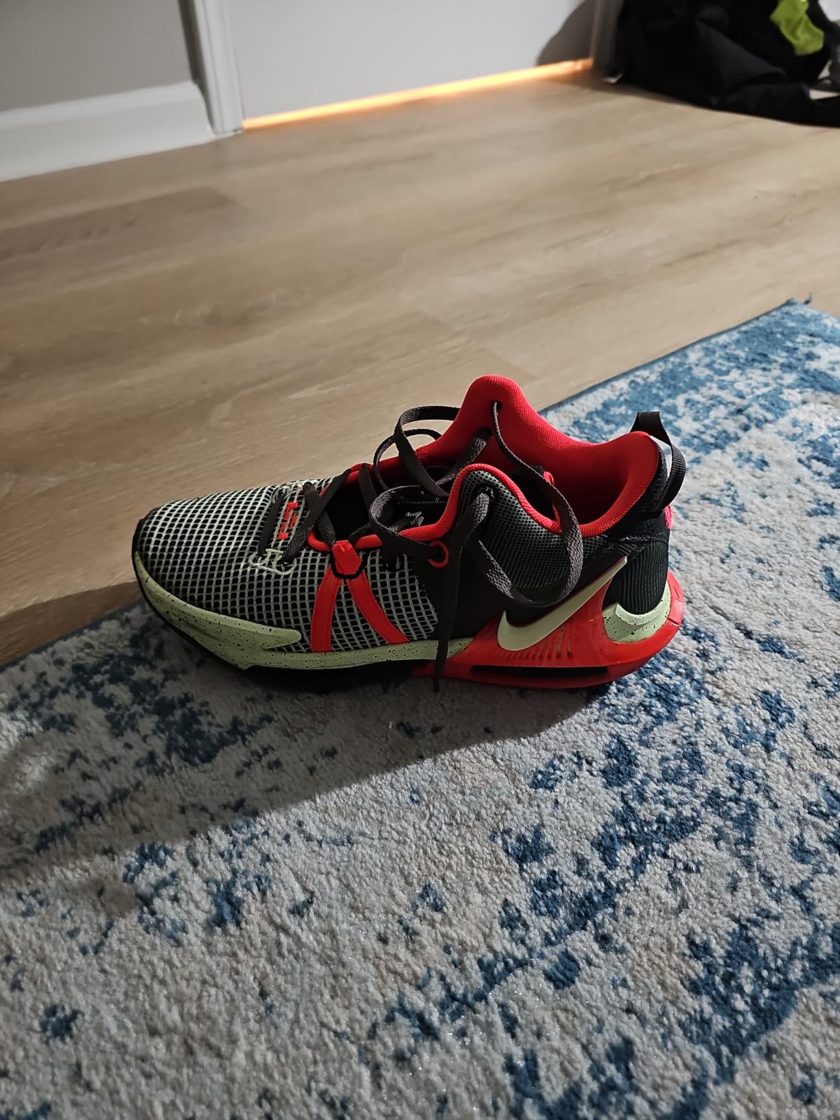 Nike LeBron Witness 7 design details mesh upper reinforced stitching basketball shoe construction
