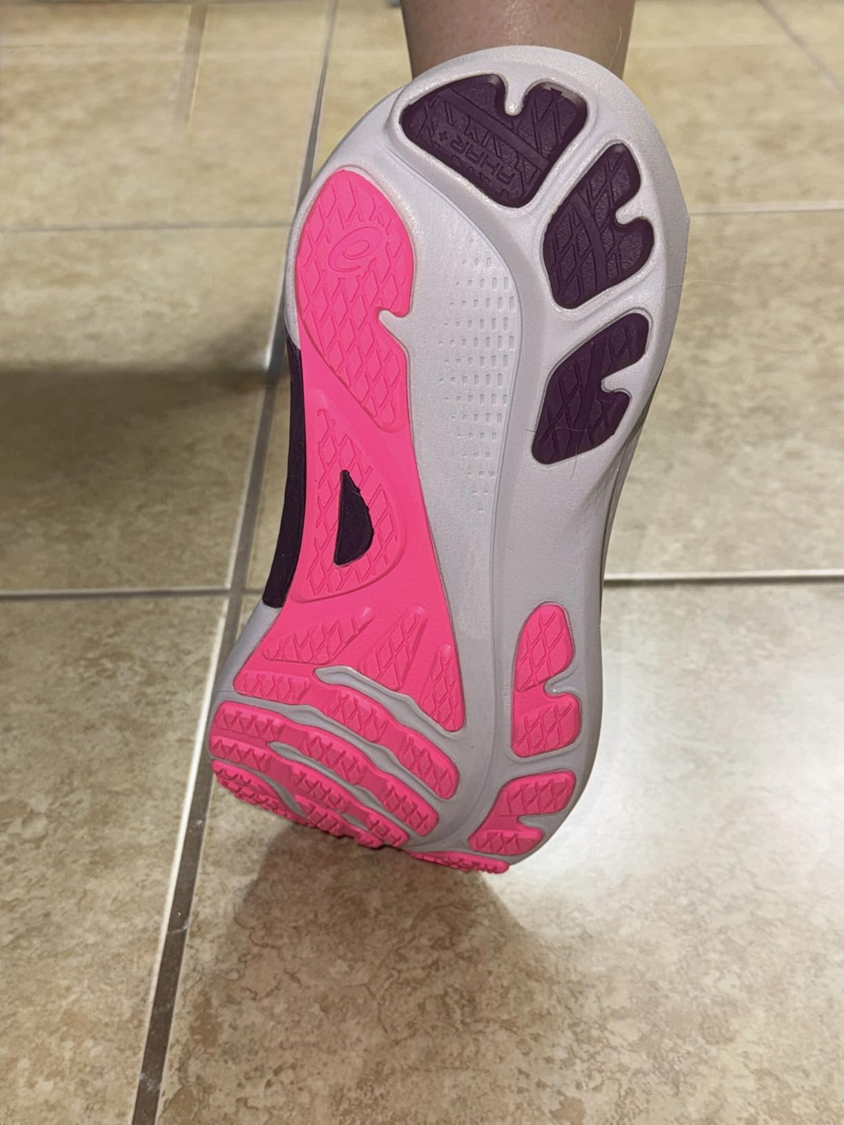 Side profile of ASICS Gel-Kayano 30 showing 4D Guidance System and heel counter design
