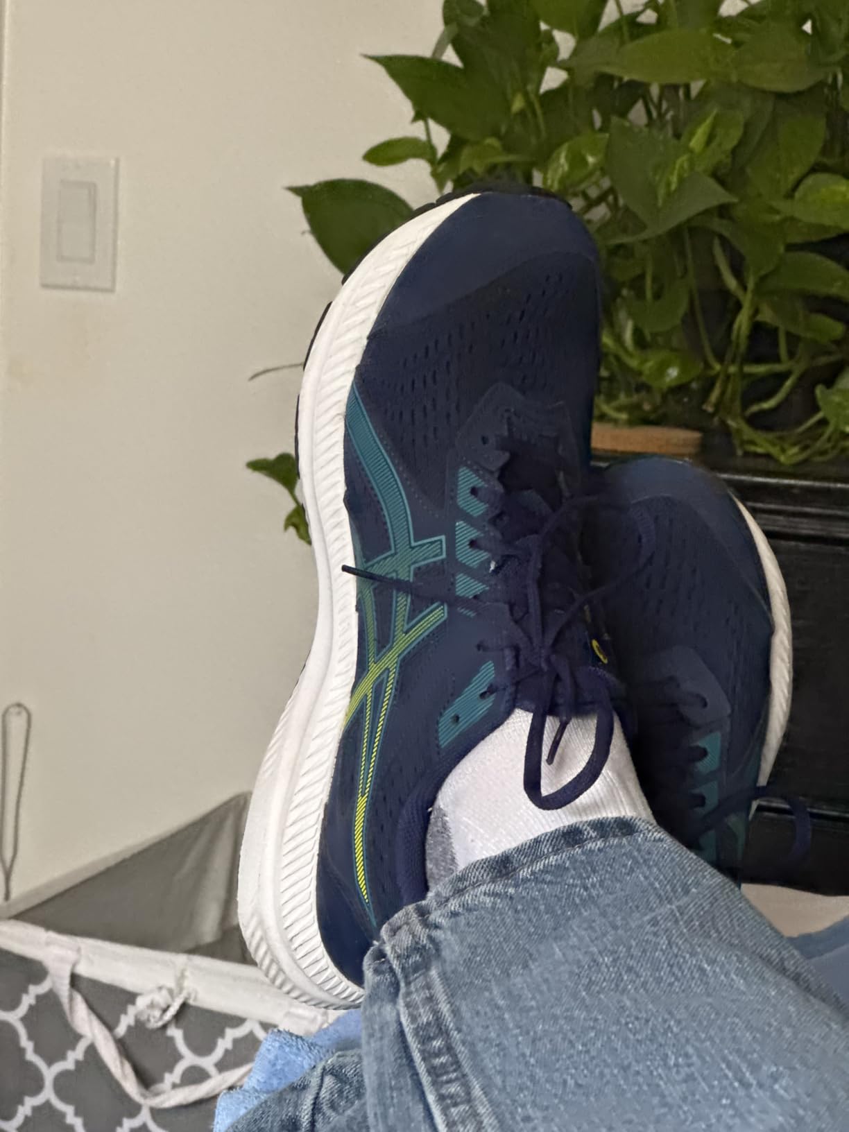 ASICS Gel-Contend 8 side profile showing mesh upper and midsole construction
