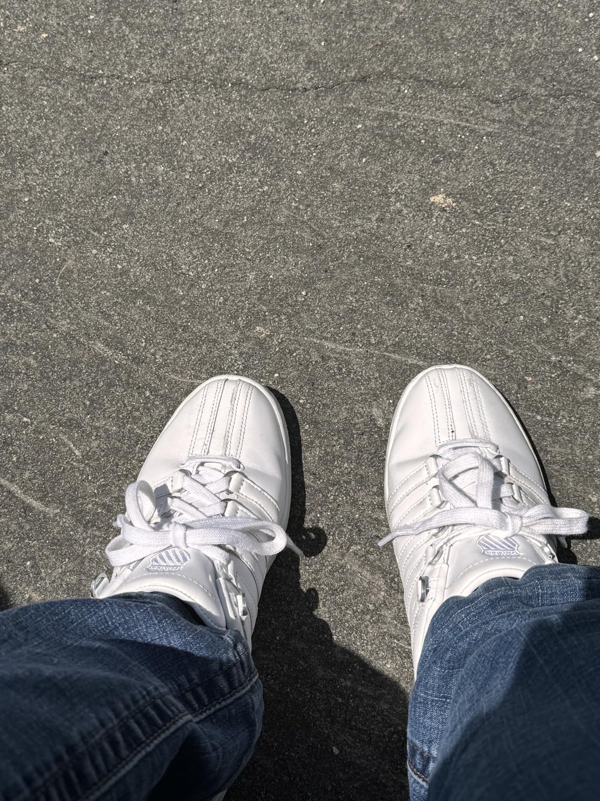 K-Swiss Classic VN toe box detail showing three-piece construction and quality leather stitching