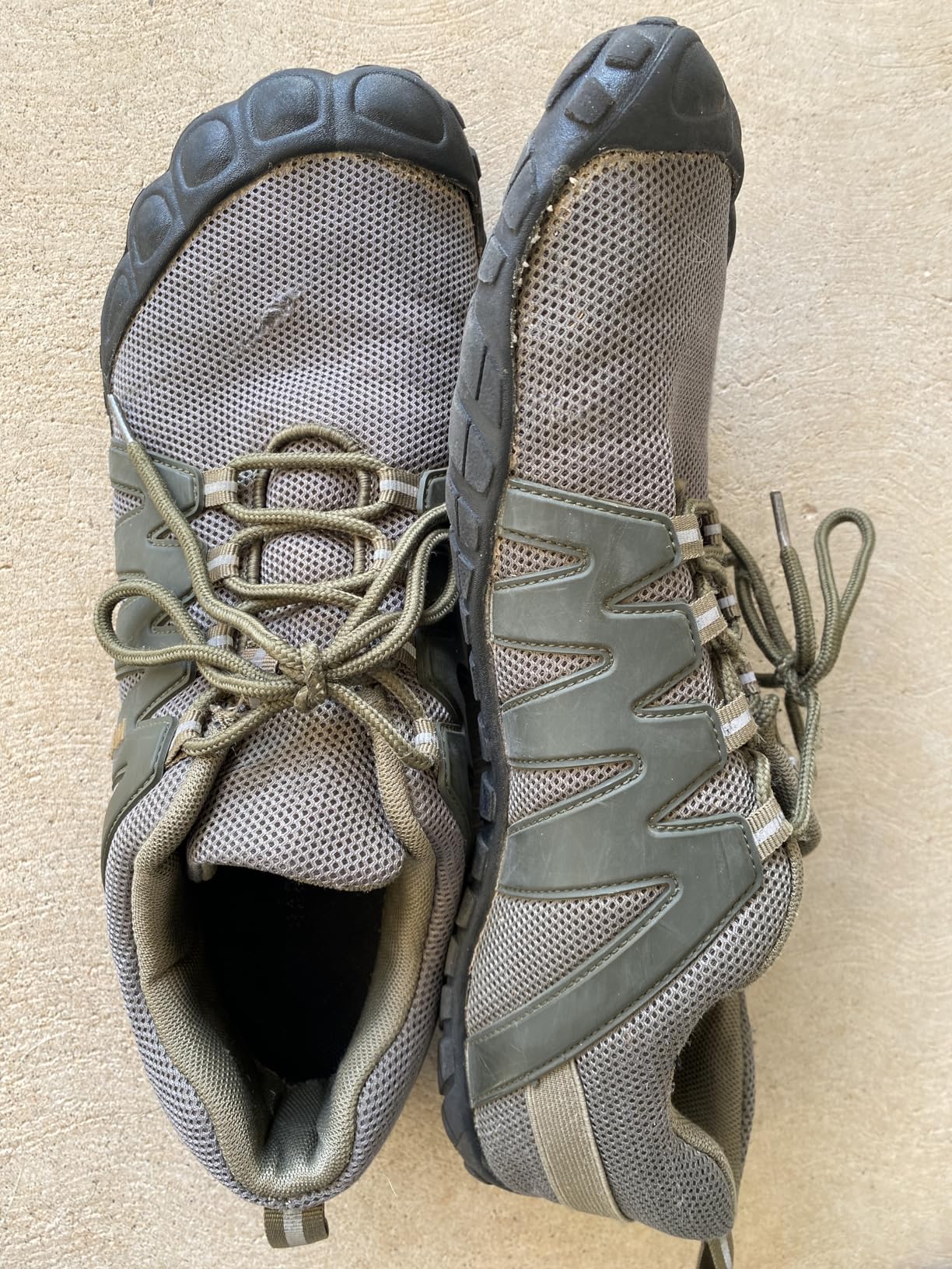 Weweya barefoot shoes sole pattern showing rubber tread design and zero-drop construction
