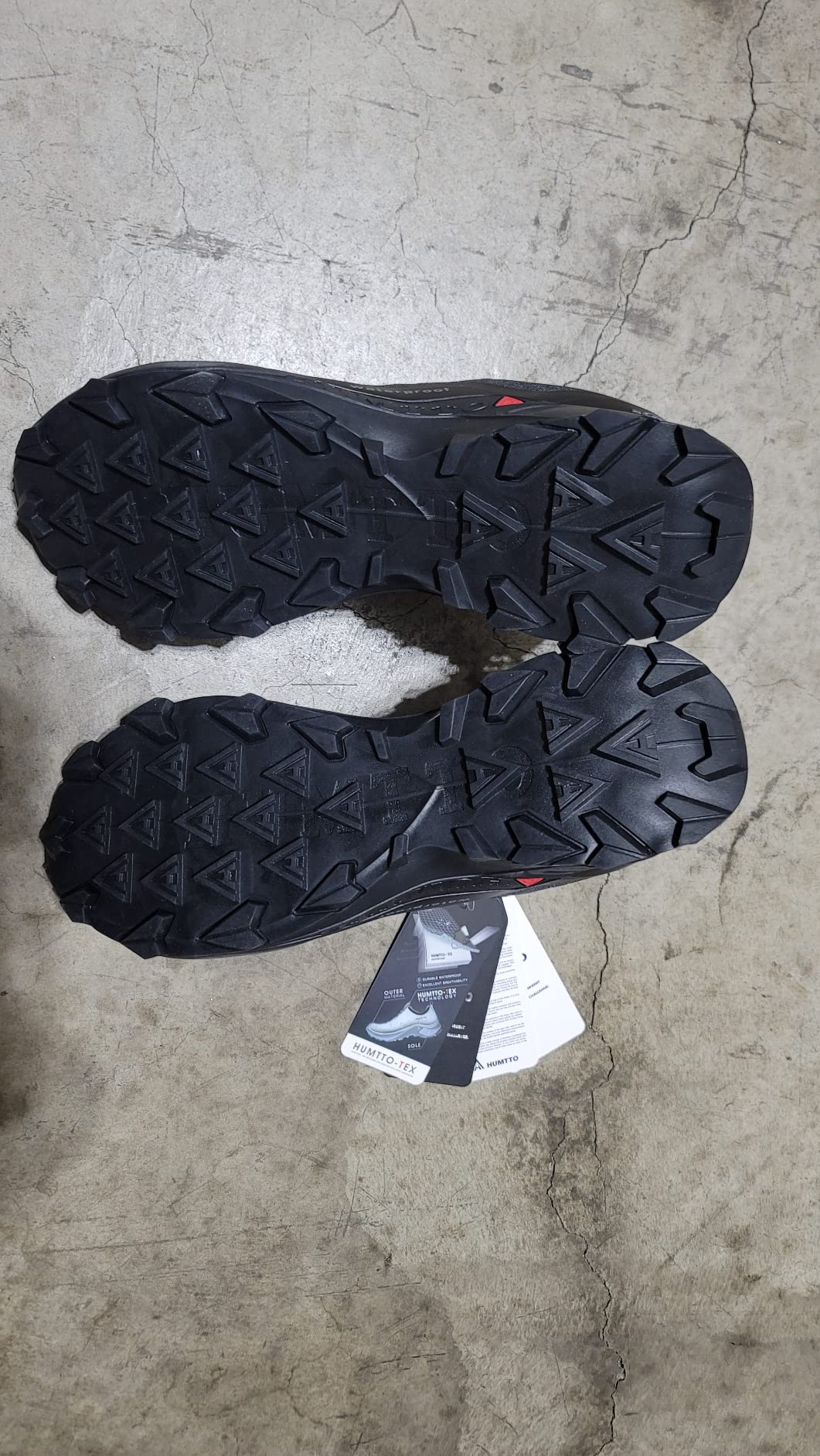 Close-up of HUMTTO shoe lacing system and upper material showing breathable fabric construction