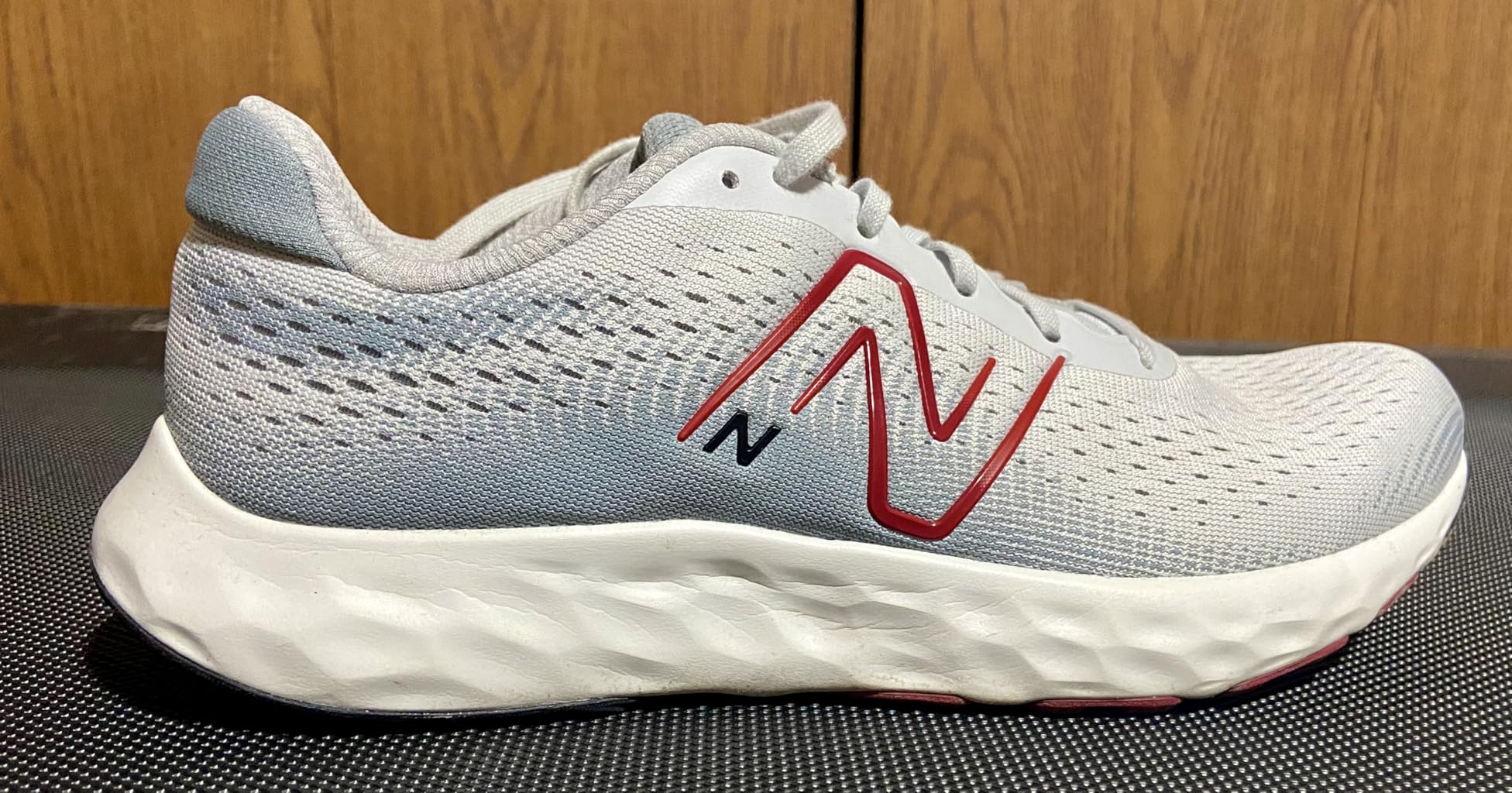 New Balance 520 V8 heel and forefoot cushioning detail showing EVA foam midsole construction