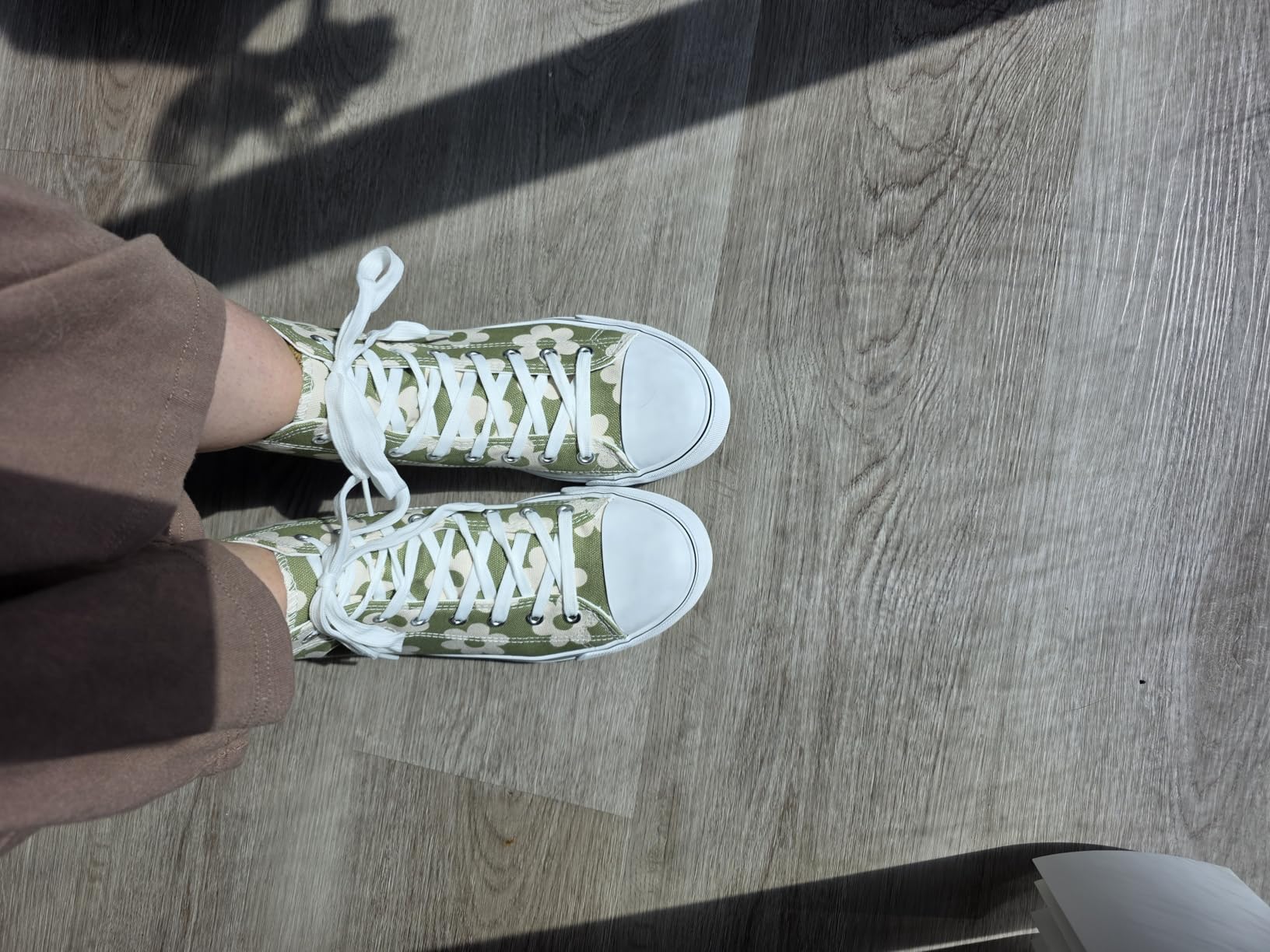 kufeiti canvas sneakers styled with casual outfit showing versatility and fashion appeal
