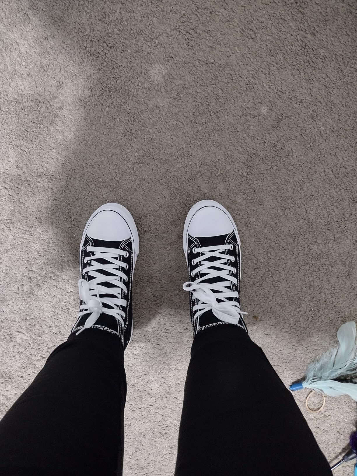 ZGR canvas sneakers detail showing lace-up closure and toe protection