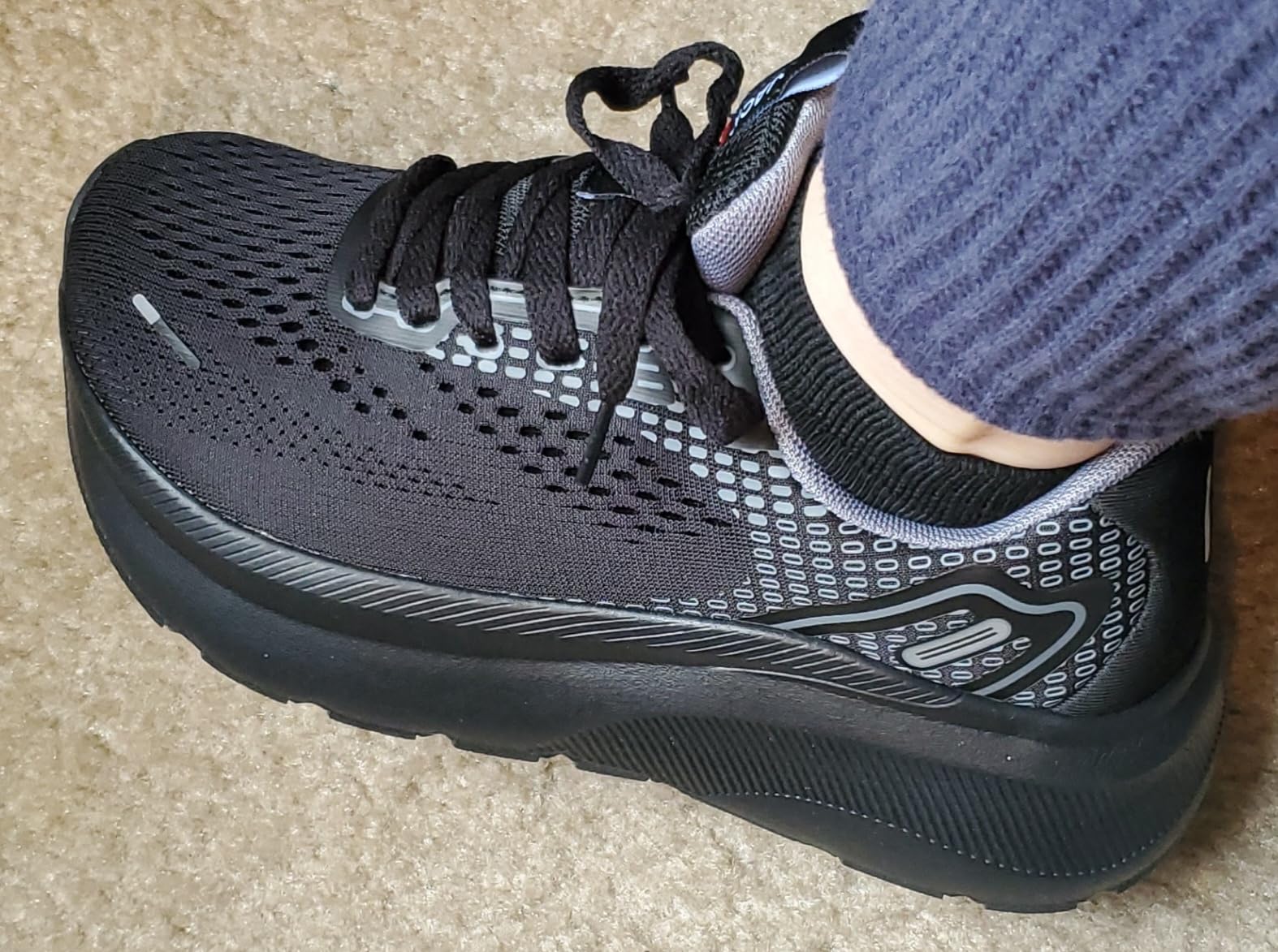 Multiple angle view of JACKSHIBO athletic shoes demonstrating versatile styling