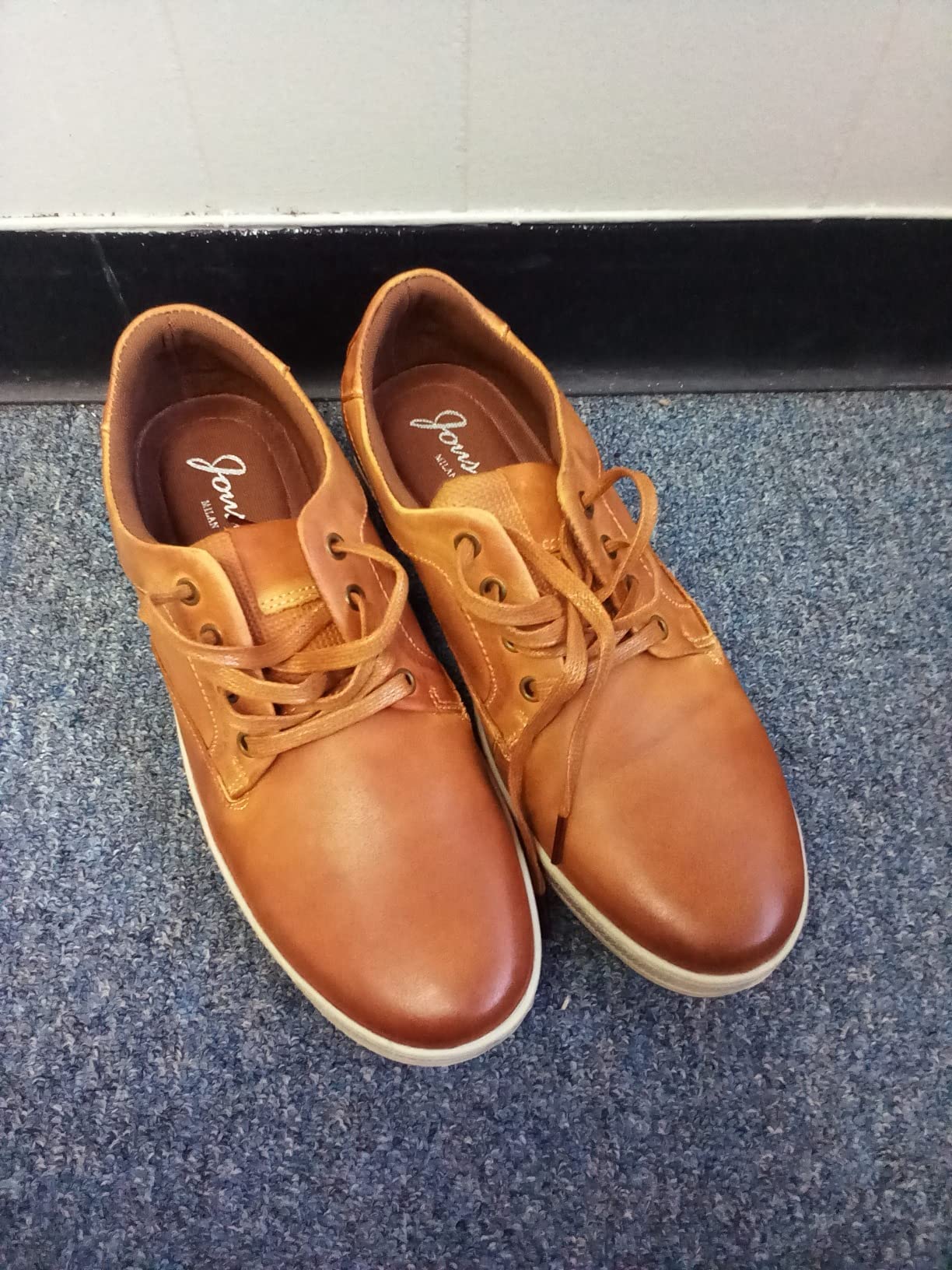 Jousen Men's Fashion Sneakers in redbrown leather showing retro casual design