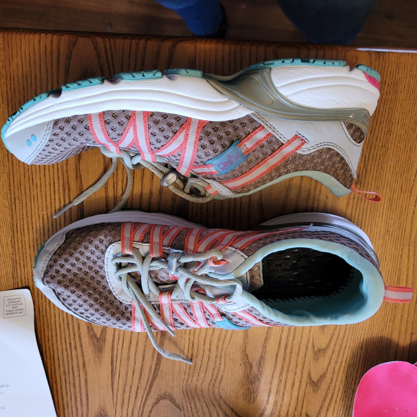 Ryka Hydro Sport lacing system showing toggle mechanism and excess lace length issue