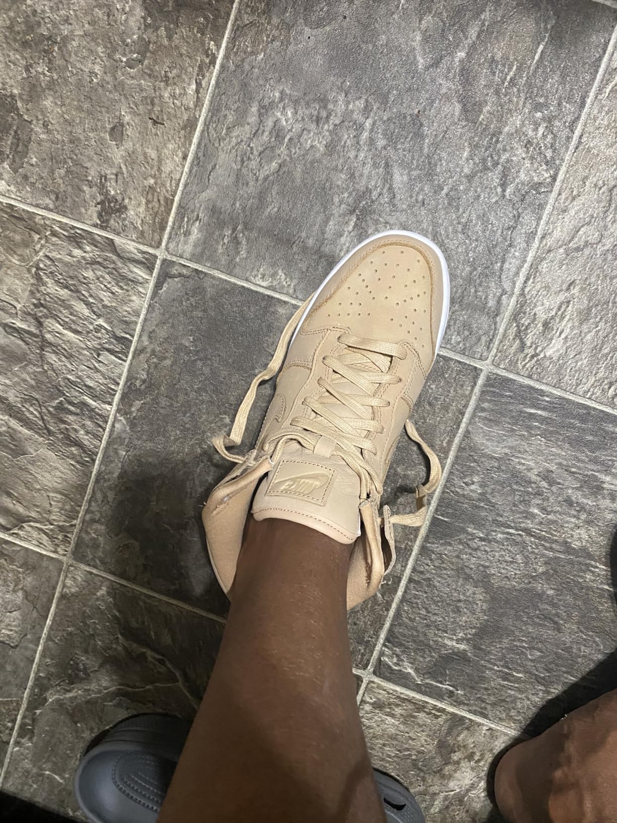 Nike Women's Hi-top Trainers authentic packaging and quality control details