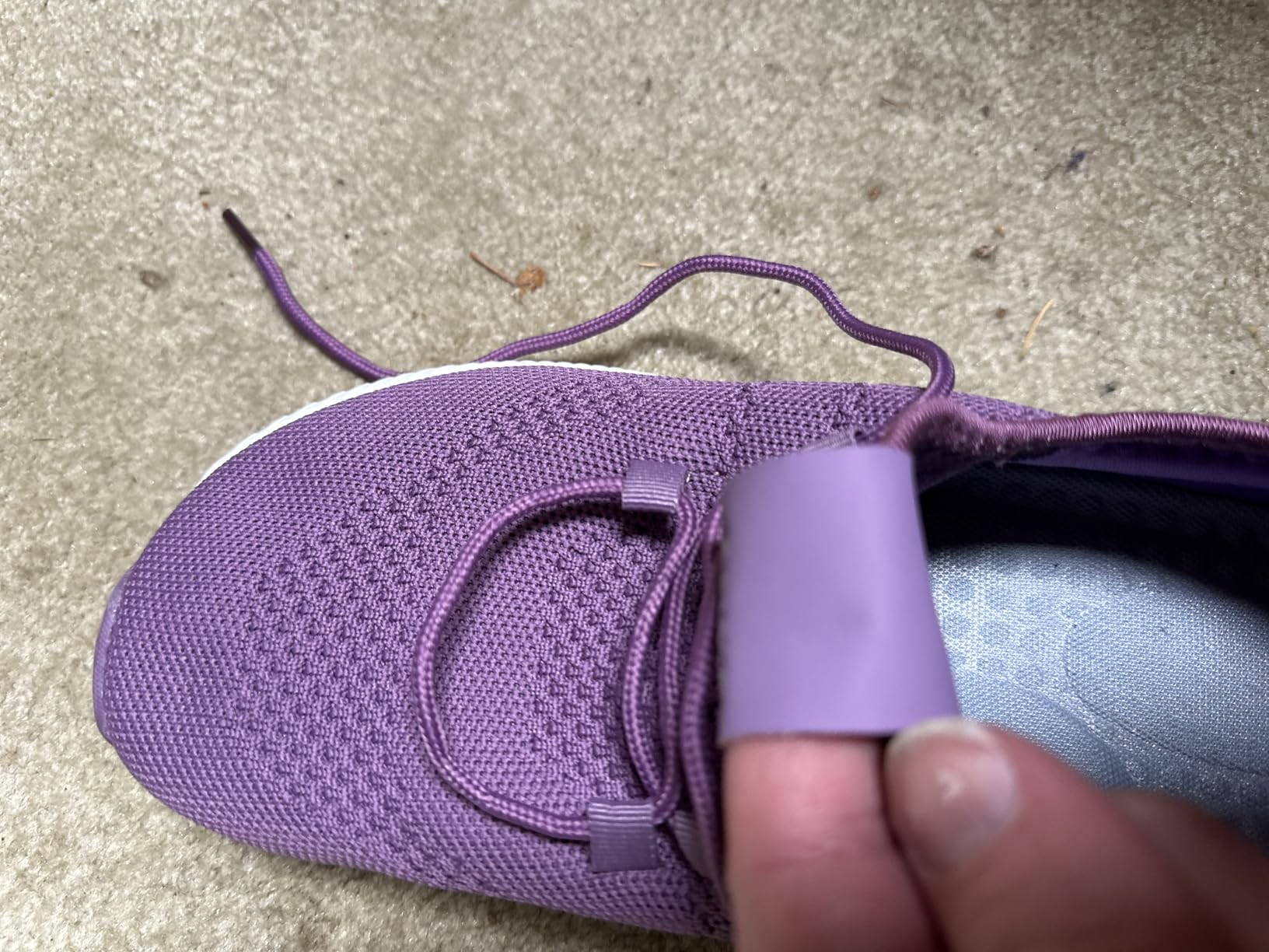 Close-up of ZOVE shoe mesh upper material and decorative lacing system