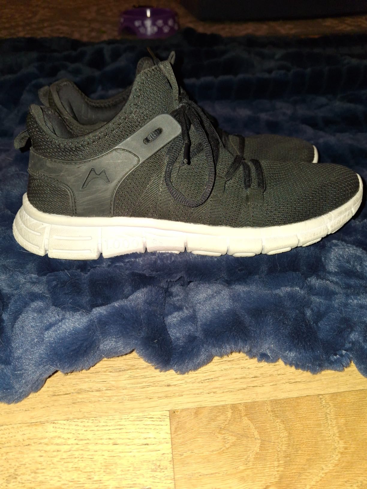 INZCOU shoes black colorway showing versatile styling and professional appearance