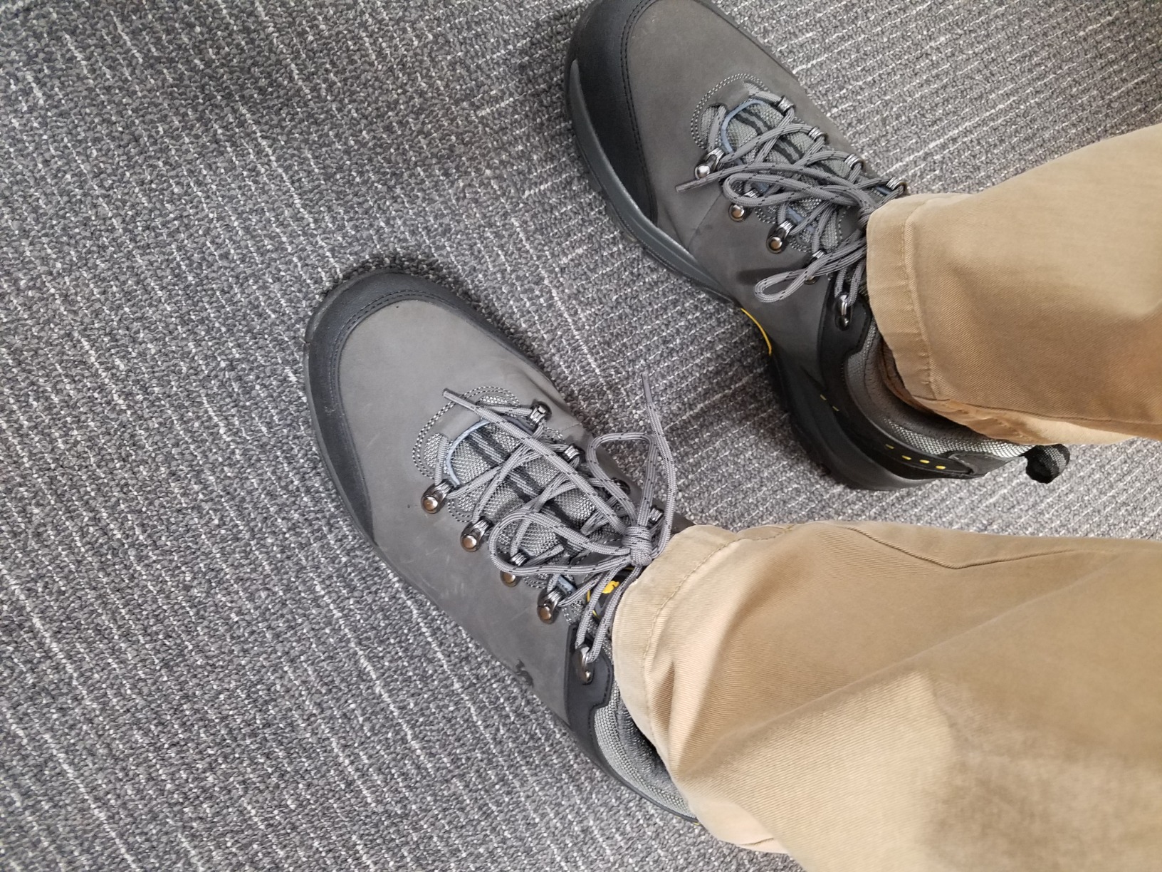 CAMEL CROWN hiking shoe detailed view showing nubuck leather upper and protective toe cap design