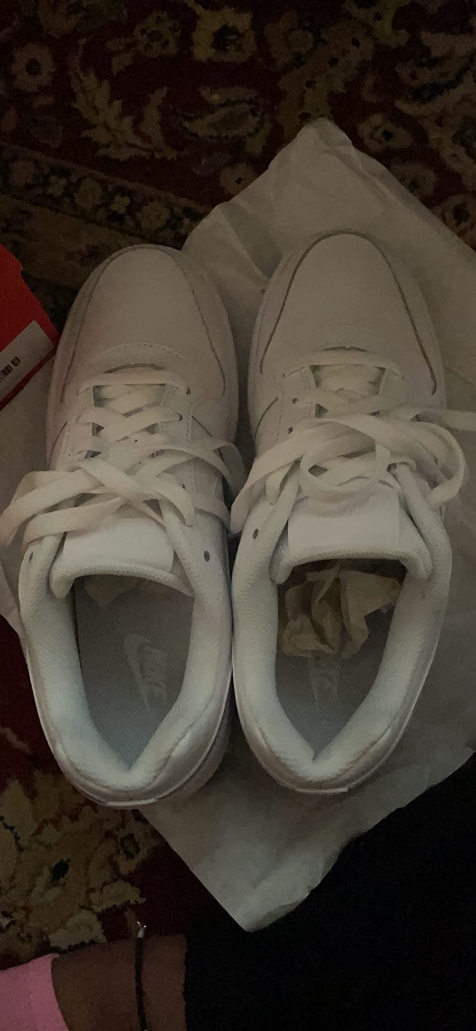 Nike Ebernon Low white leather upper construction and lacing system detail