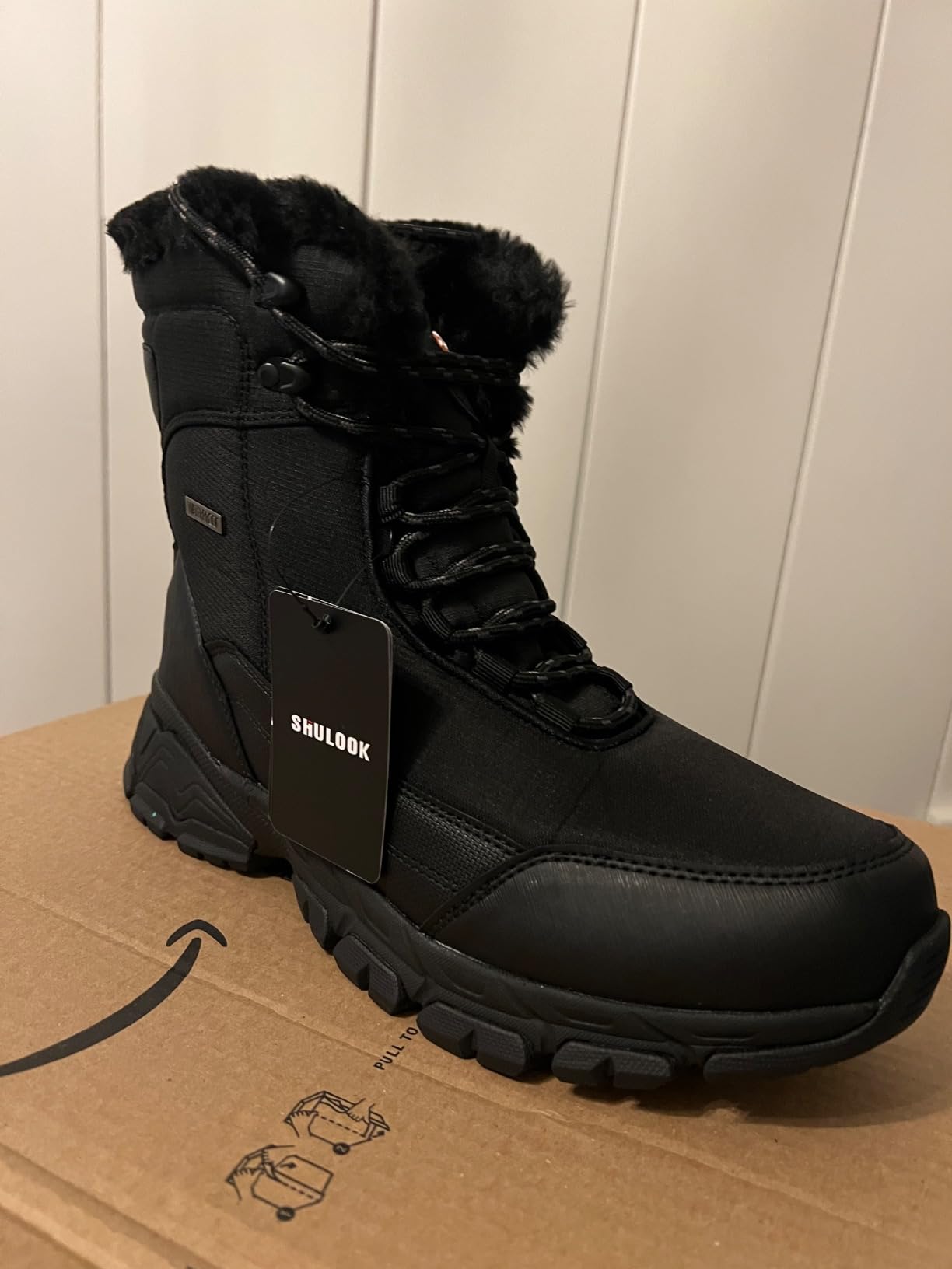 SHULOOK boot sole showing advanced traction rubber with 4mm lugs for grip