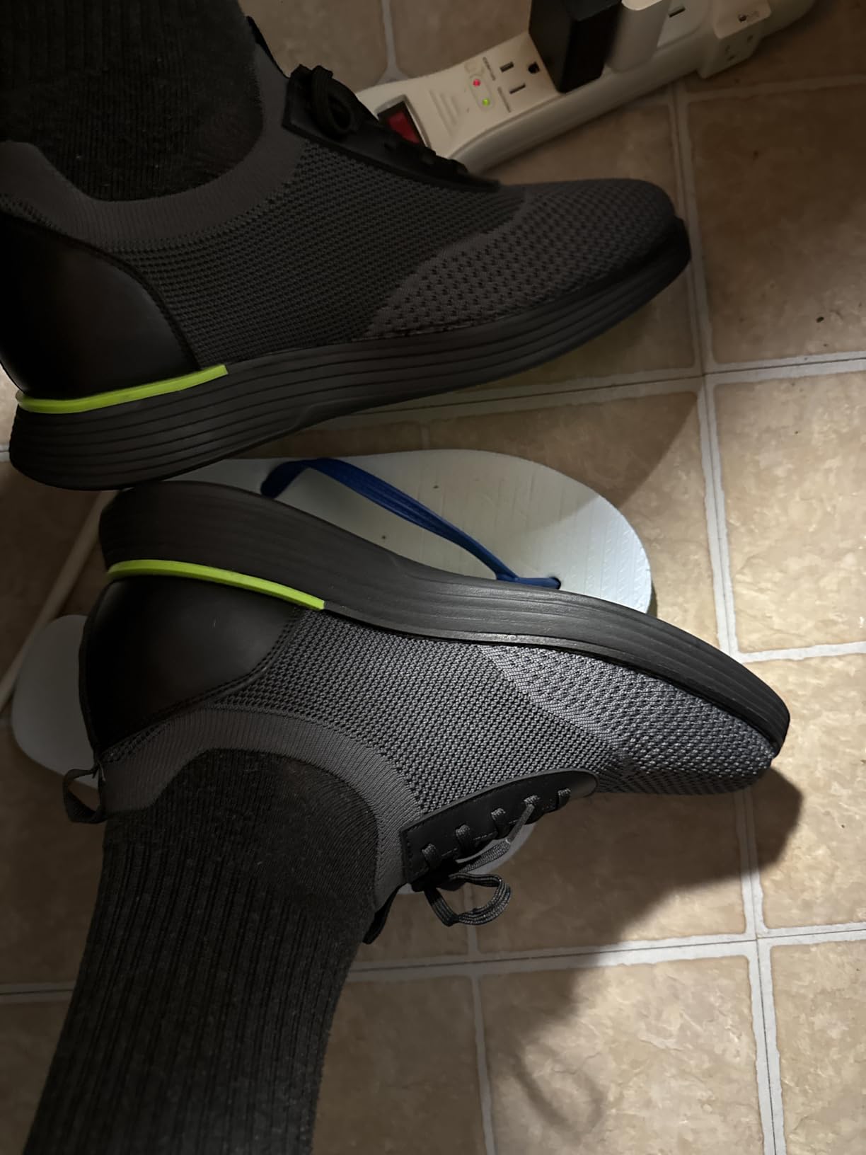 Bruno Marc MaxFlex lacing system and tongue padding detail