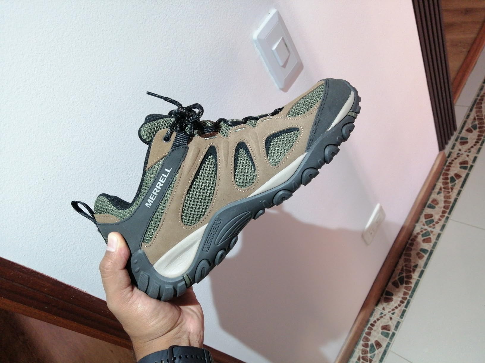 Merrell Yokota 2 comfort features showing cushioning and support for extended wear