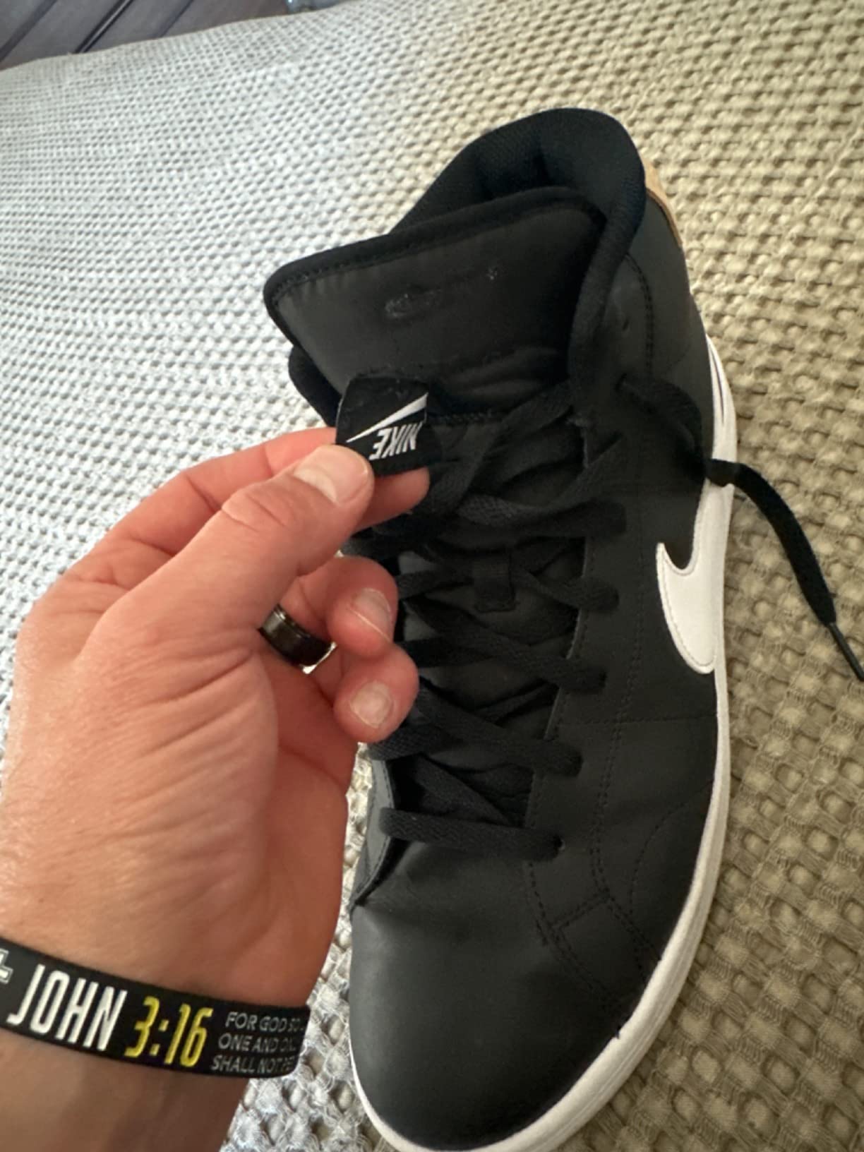 Example of quality control issues showing peeling or separation that some users experienced