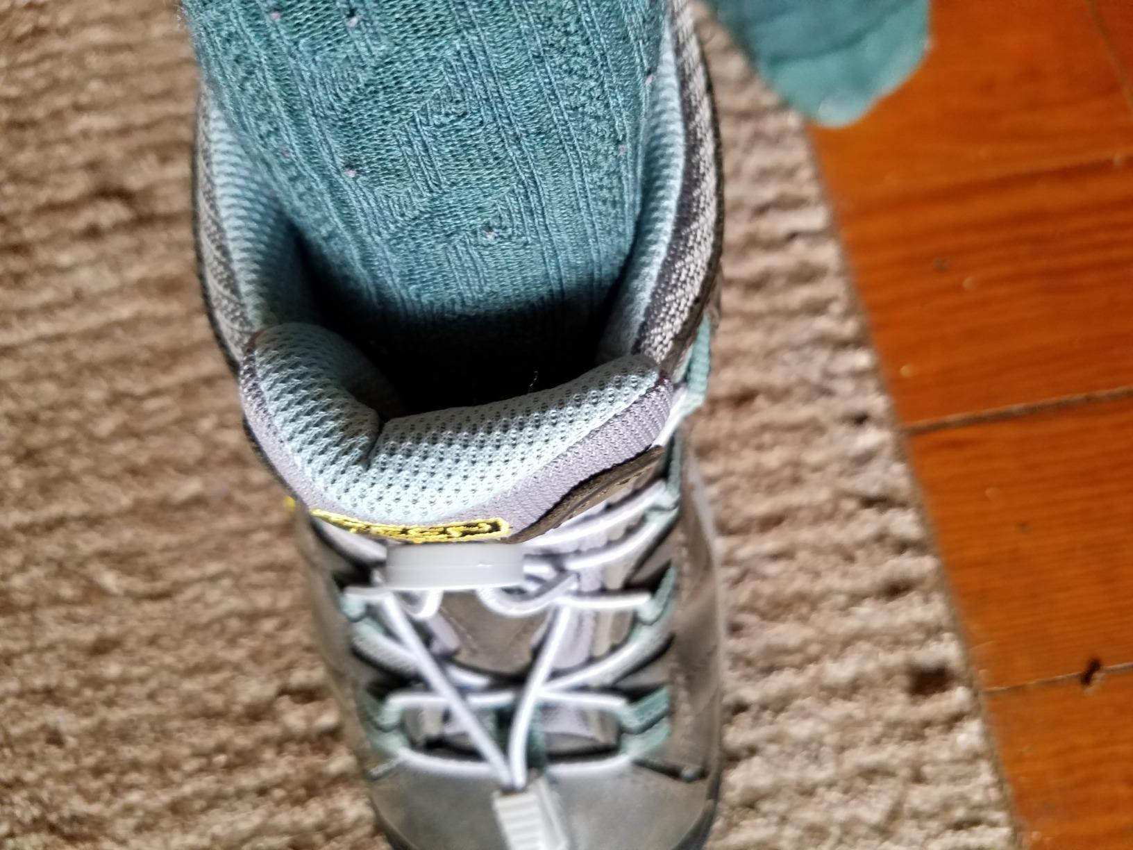 KEEN Targhee II tongue design and lacing system detail