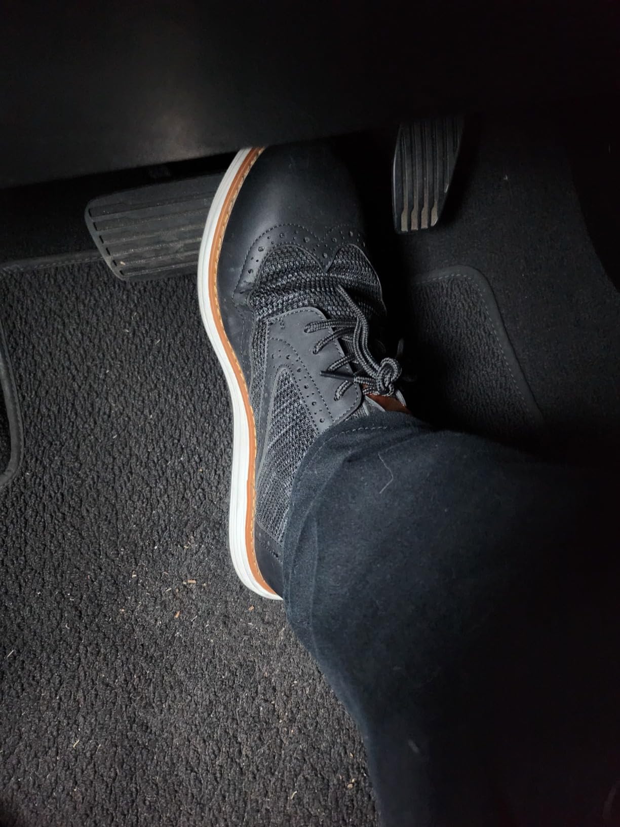 Bruno Marc Oxford sneakers worn with business casual attire showing versatile styling
