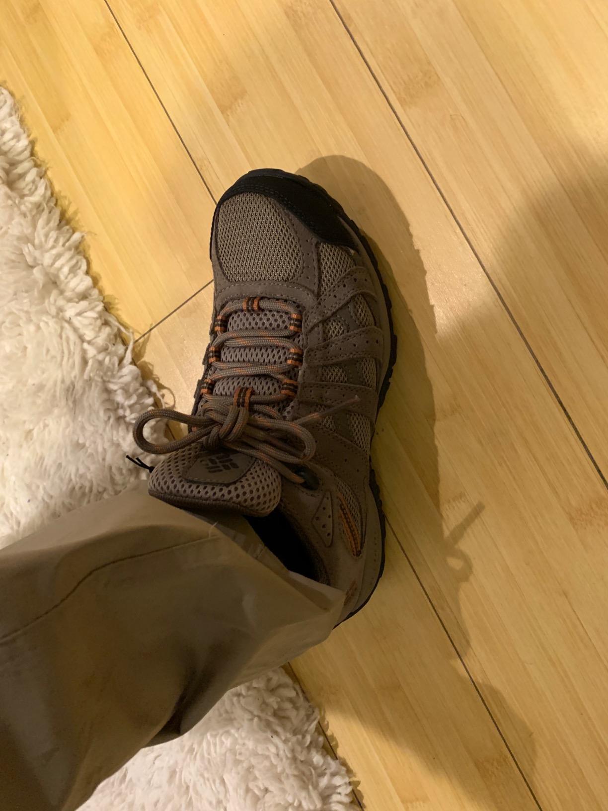 Columbia Redmond hiking shoe sole showing Omni-Grip traction pattern and Techlite midsole