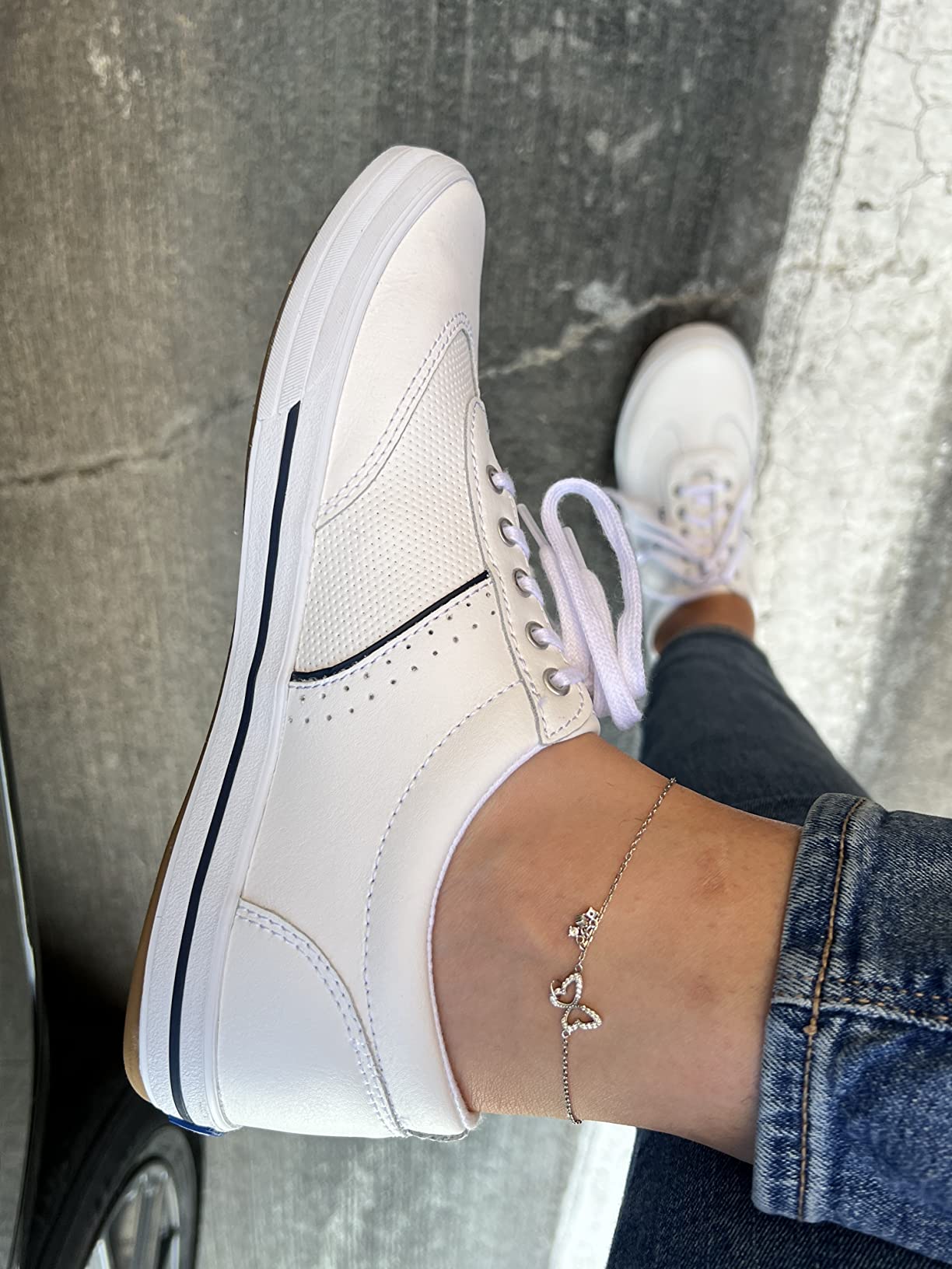 Close-up of Keds Courty Core leather material and thin lacing system