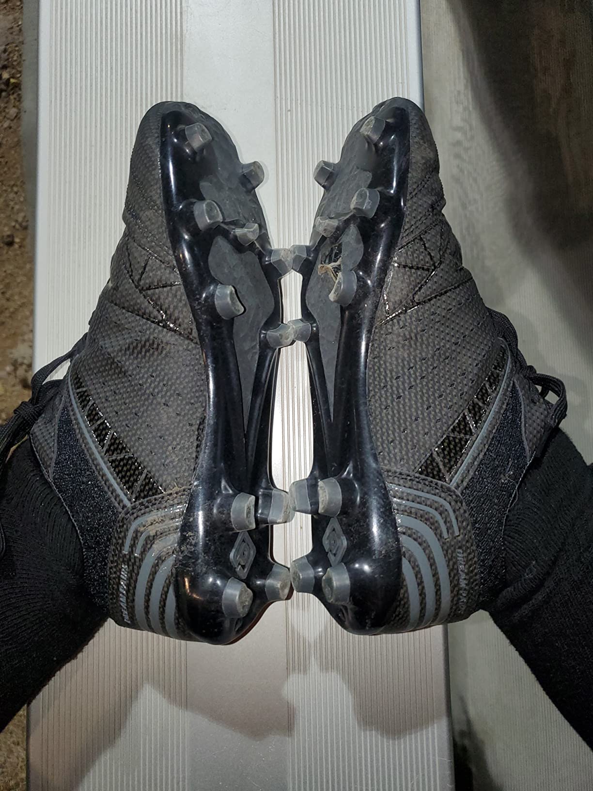 DREAM PAIRS soccer cleats product packaging and claims verification
