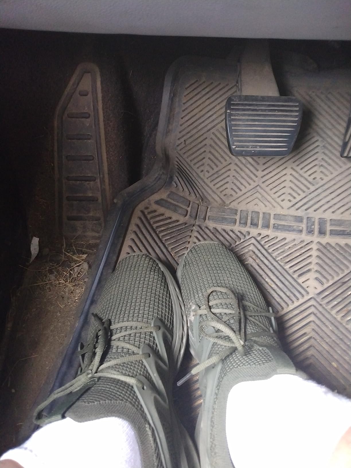 Action shot of Pujcs shoes during gym workout showing stability and comfort