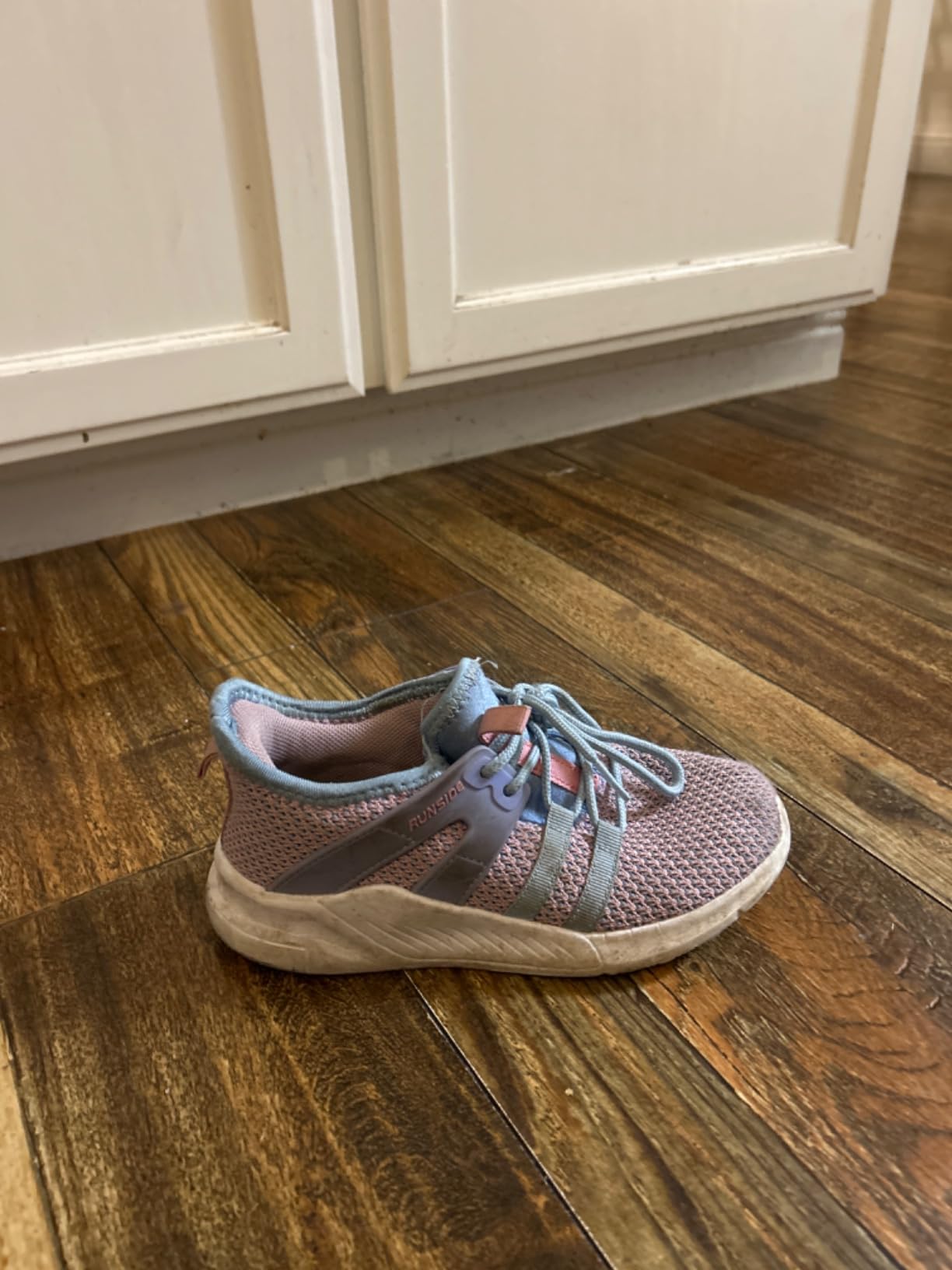 RUNSIDE Kids Tennis Shoes detail showing EVA mesh construction and lacing system