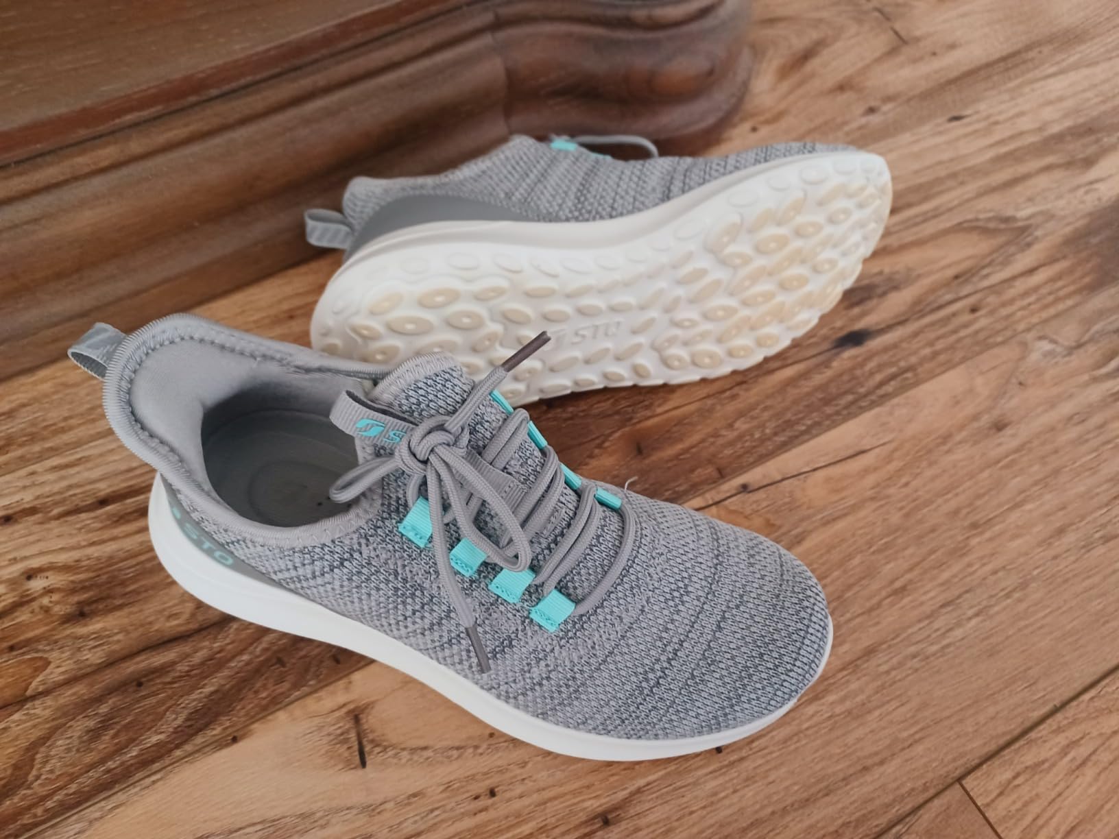 STQ women's sneakers final assessment showing complete shoe design