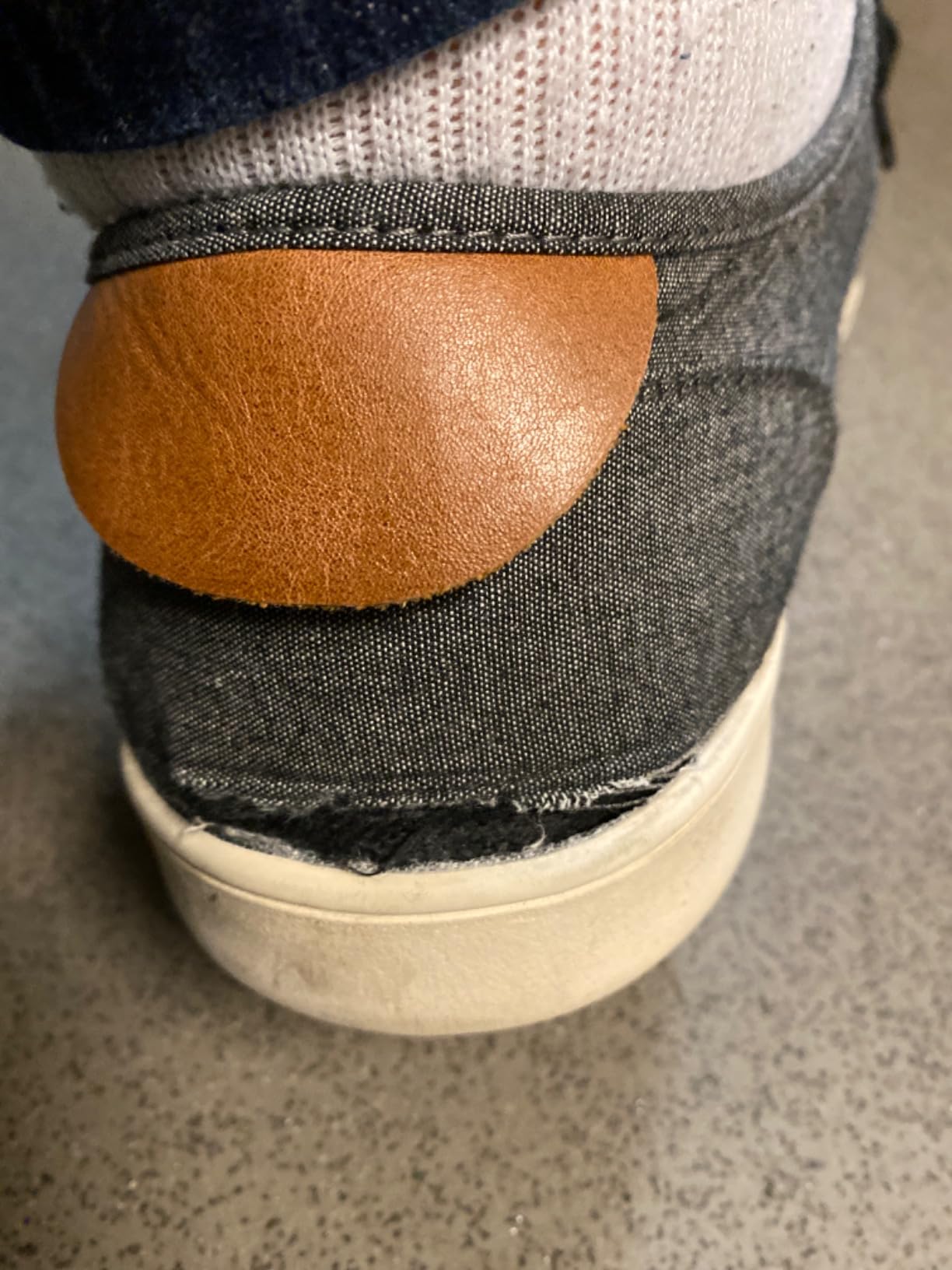 Finish wear and edge abrasion on Steve Madden Fenta after short ownership