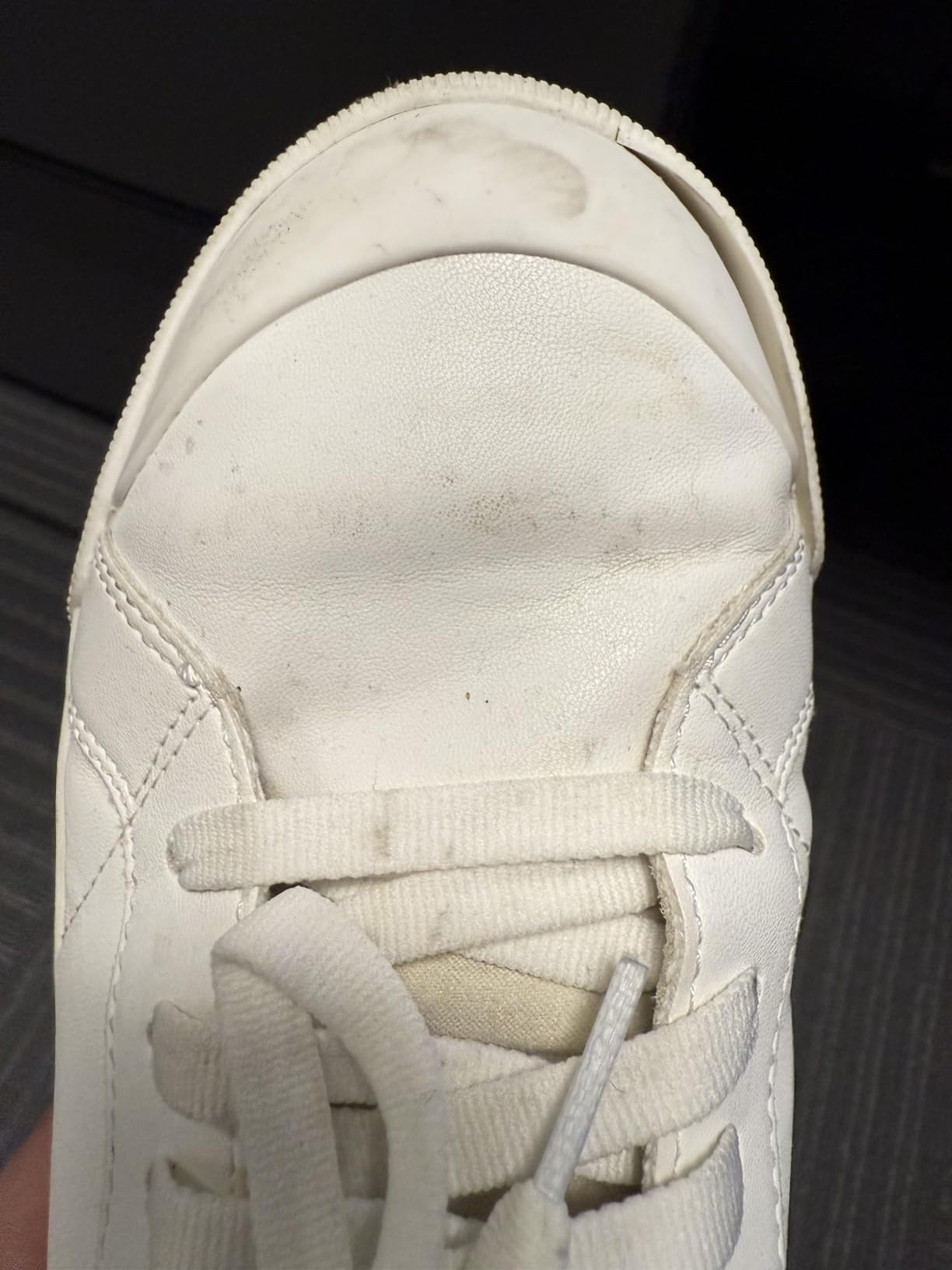 Dr. Scholl's Time Off sneaker showing sole separation issue that some users experience