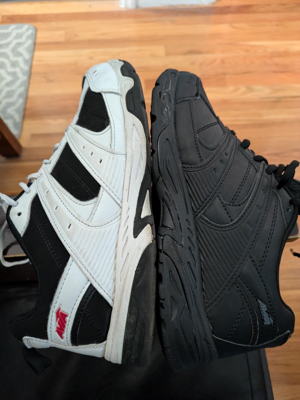 Side view of Avia Verge showing cantilever heel technology and memory foam construction details