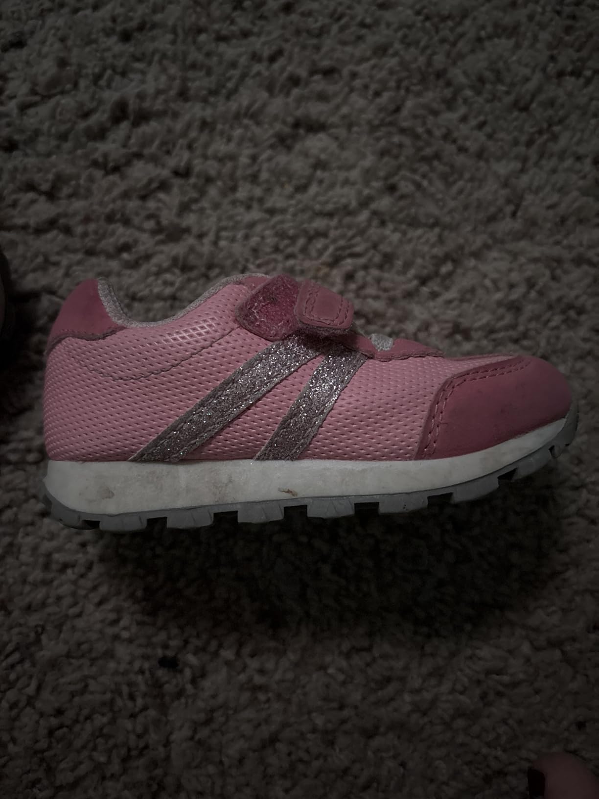 Carter's Bailey sneaker side profile showing retro jogger styling and synthetic upper construction