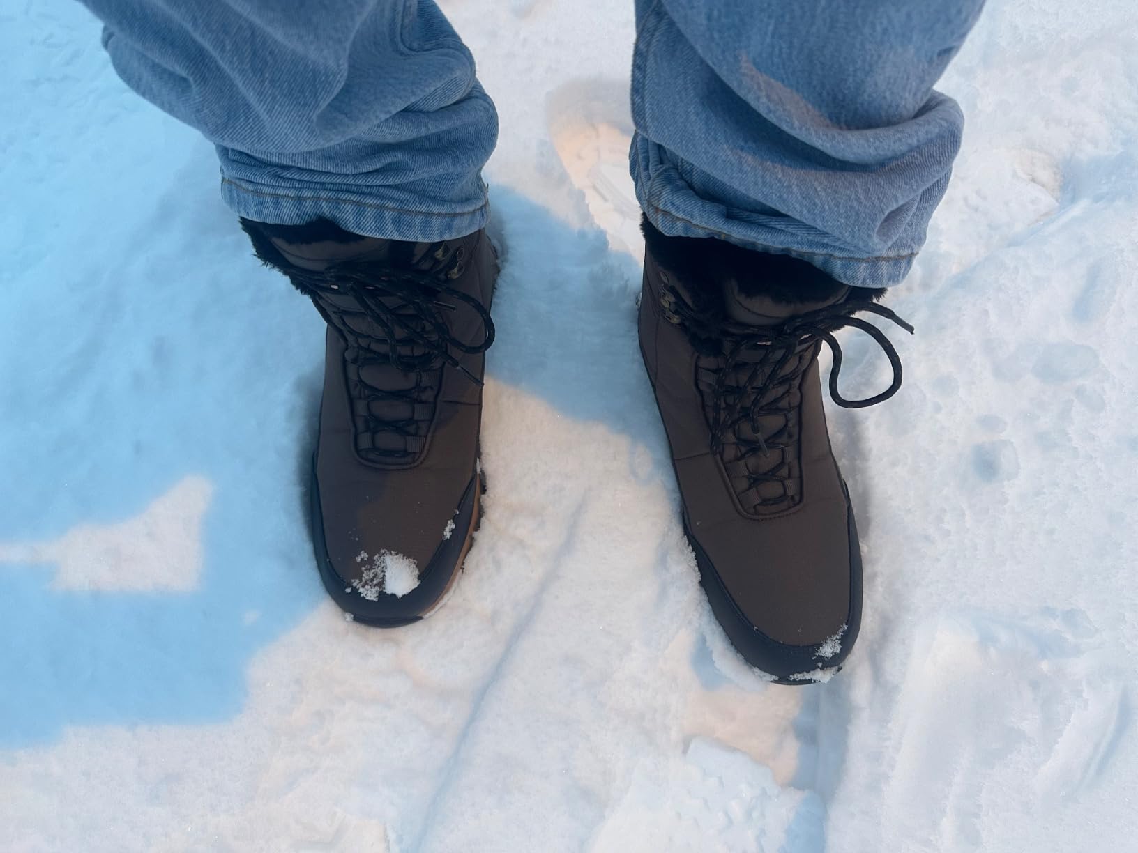 SHULOOK snow boots close-up showing synthetic leather construction and waterproof sealing
