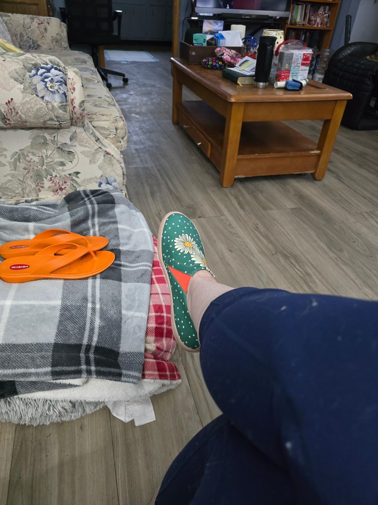 UIN Blossom shoes lifestyle shot showing versatility with different outfits
