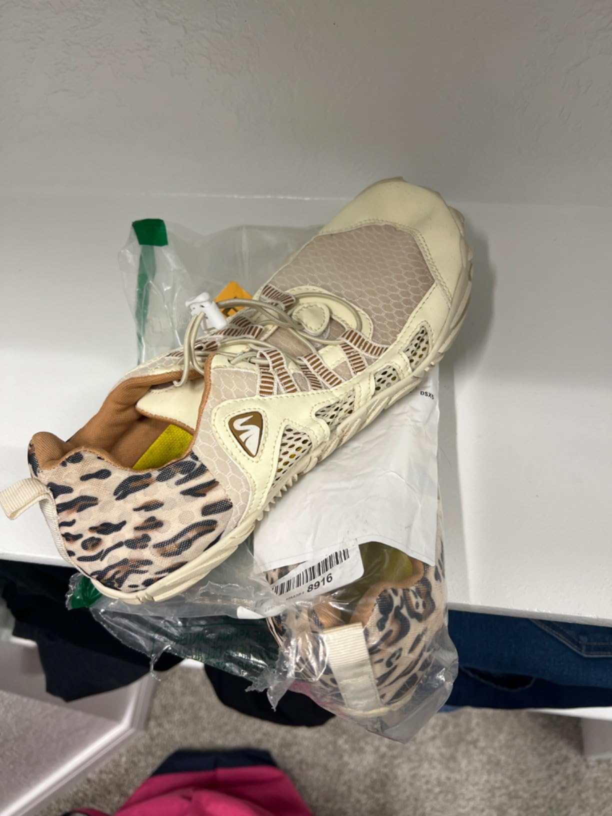 Comparison showing XIHALOOK water shoes marketing claims versus real world performance