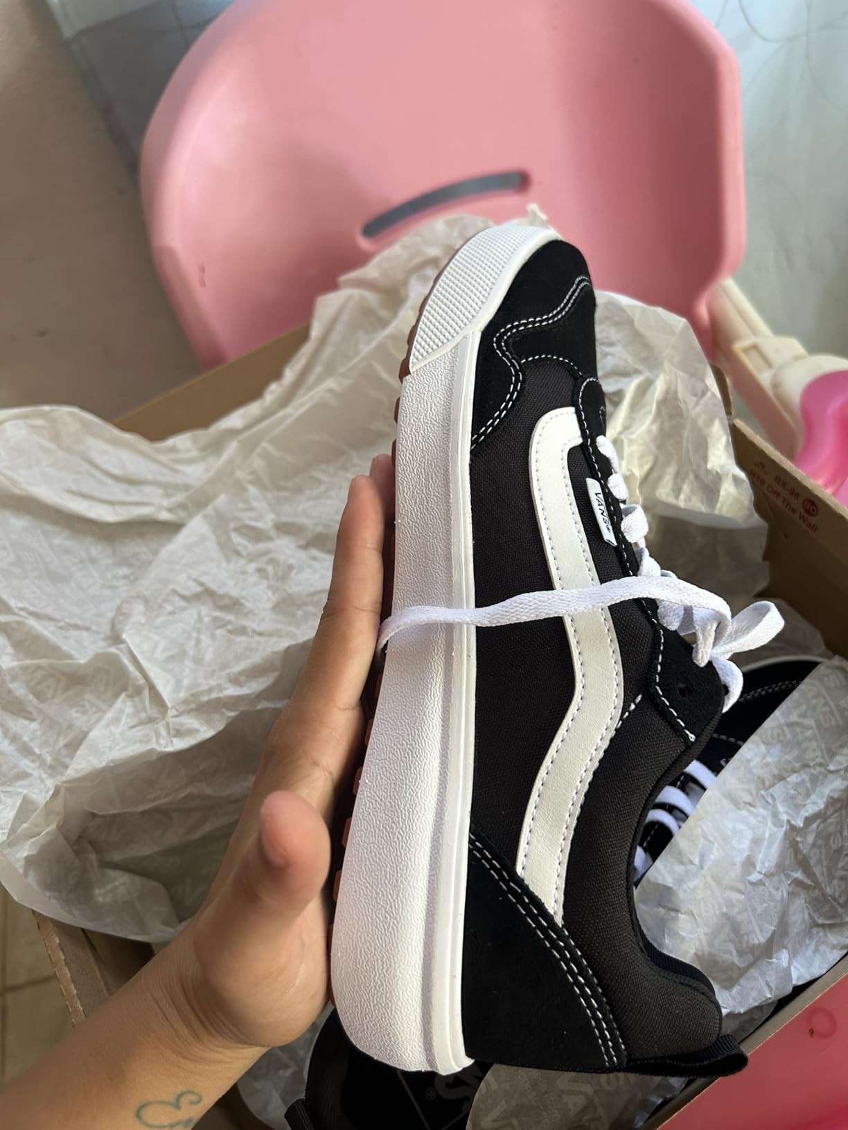 Vans Range EXP side profile showing leather and mesh upper construction with padded collar