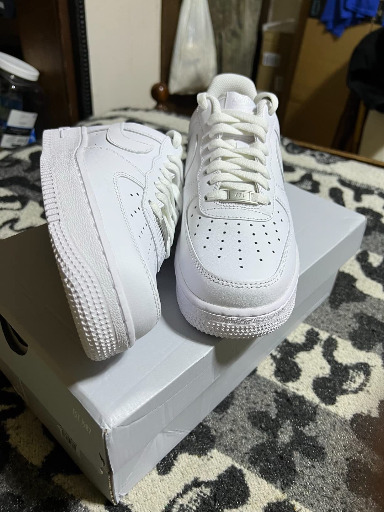 Nike Air Force 1 product details and construction quality verification