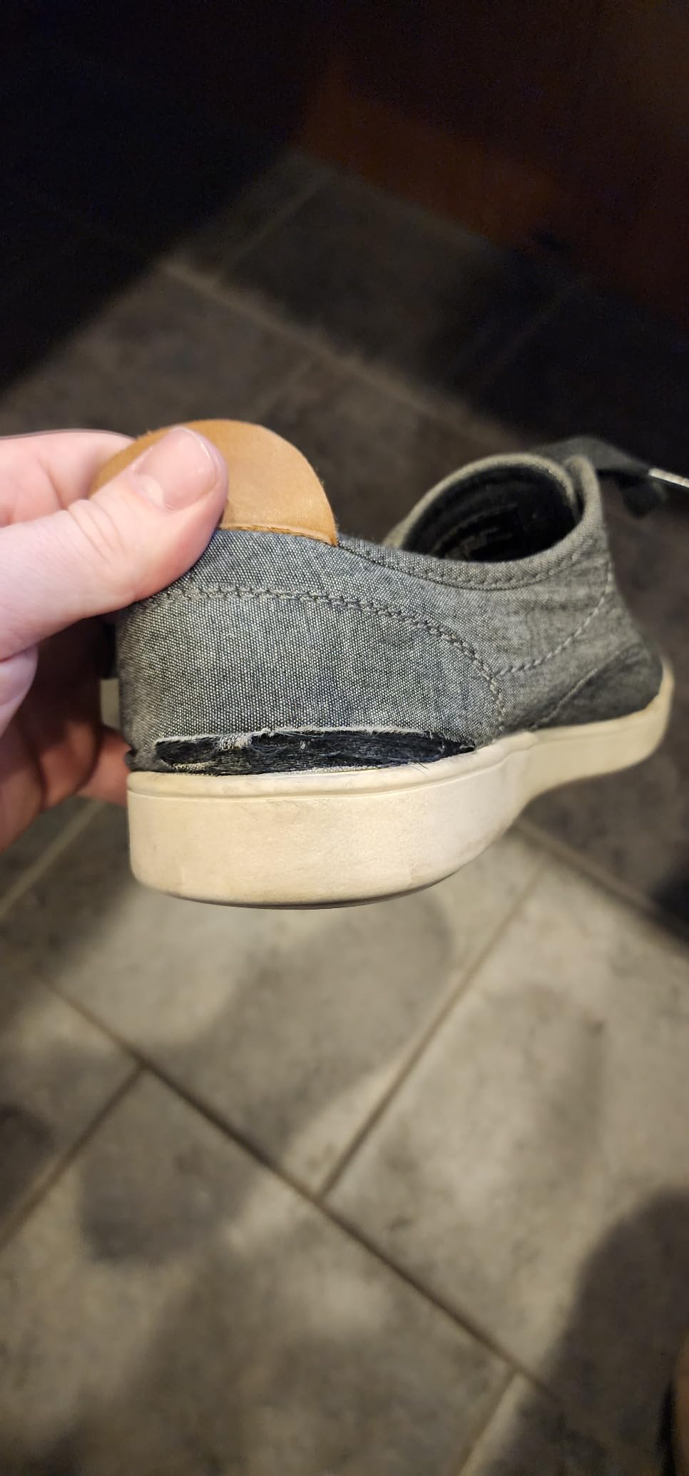 Example of outsole edge peeling on Steve Madden Fenta after wear