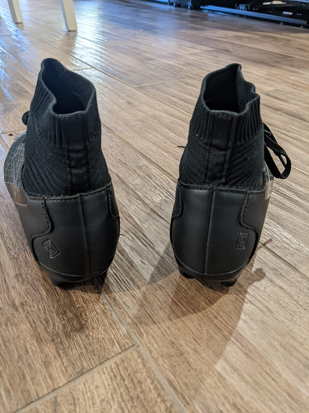 Marketing claims verification showing DREAM PAIRS soccer cleats performance features