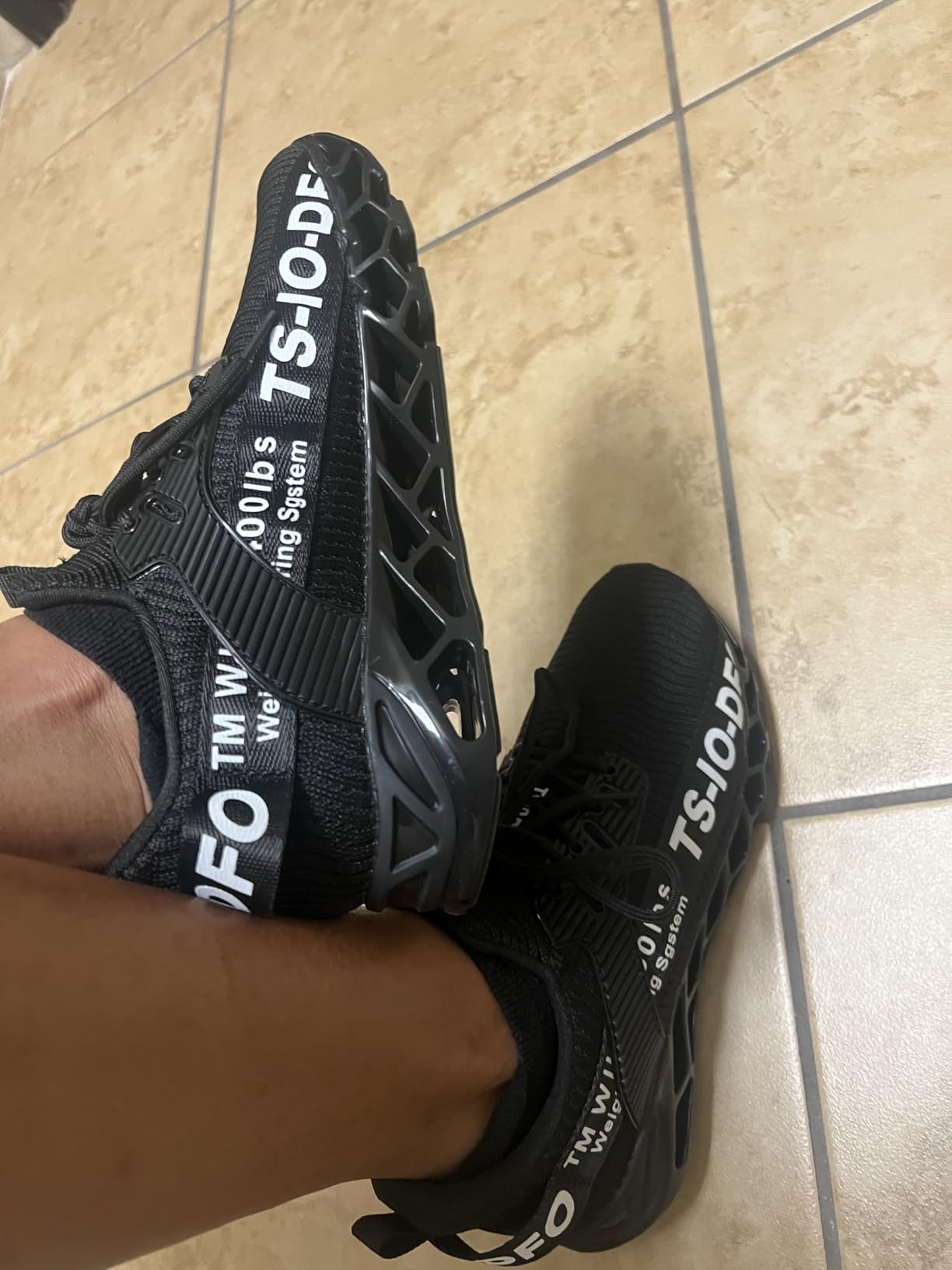 FRSHANIAH athletic shoes during gym workout showing performance in training environment