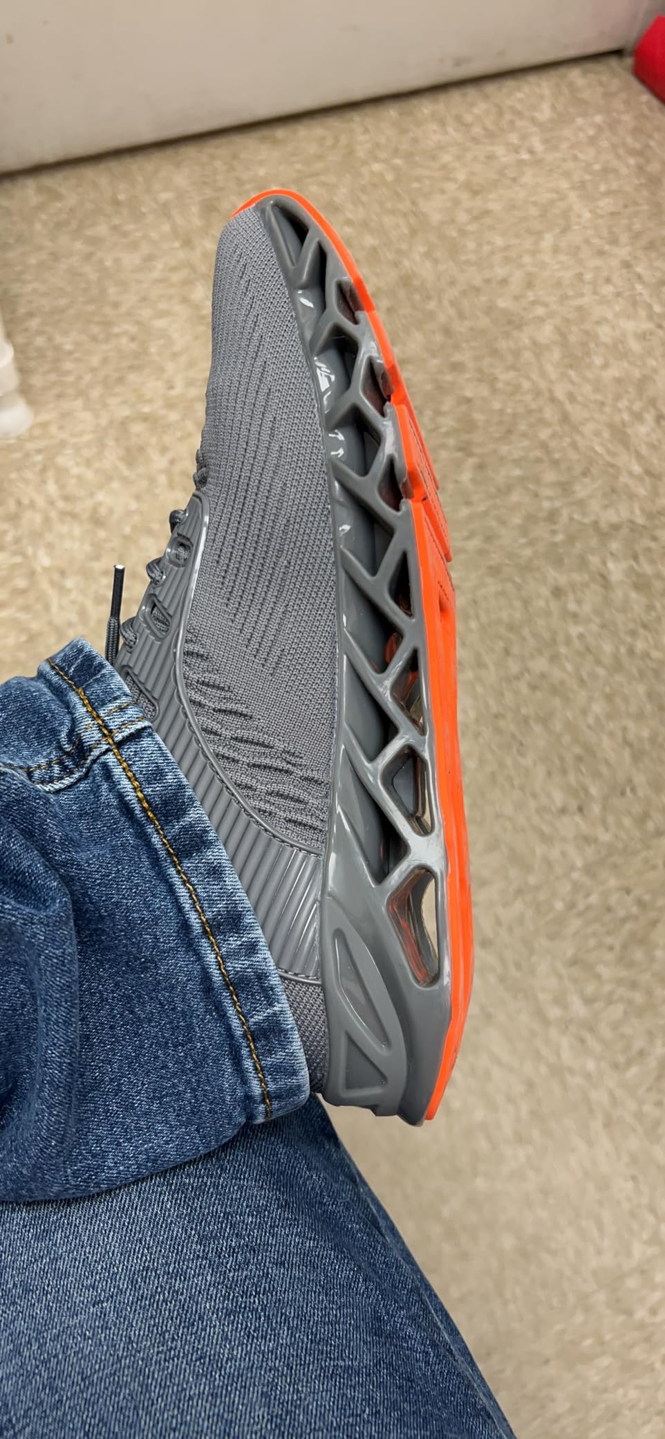 Close up view of SKDOIUL running shoe mesh upper construction and lacing system