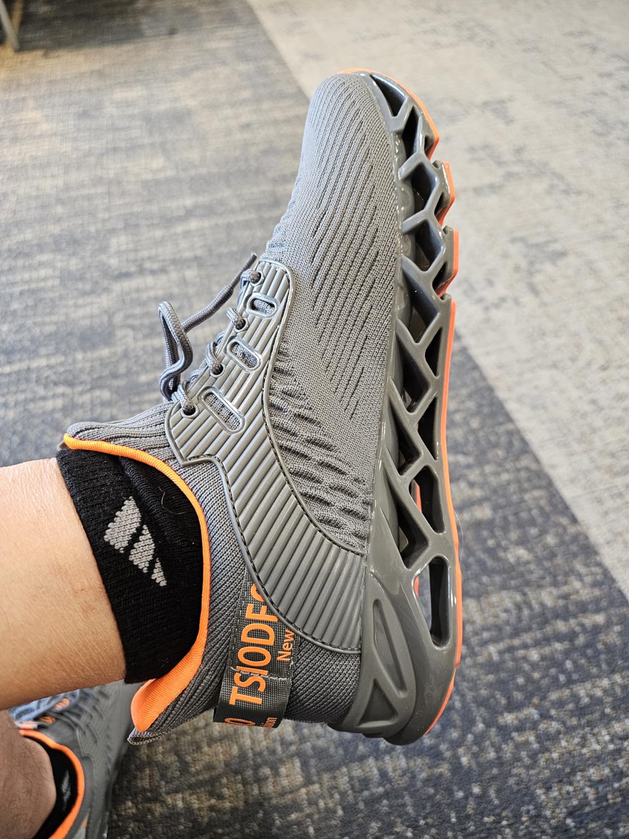 SKDOIUL shoe detail showing mesh construction and potential durability concerns