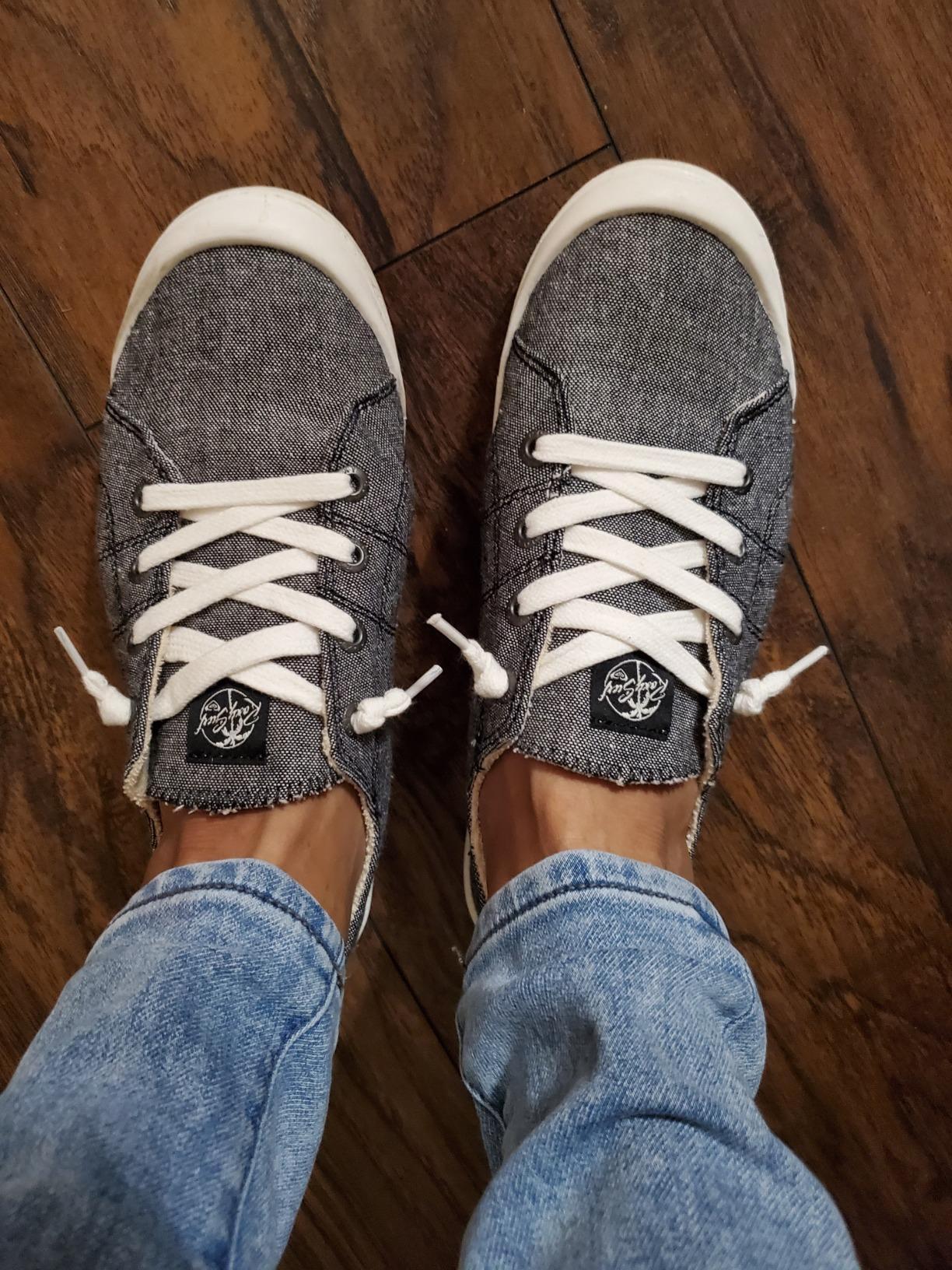 Roxy Bayshore sneakers side profile showing low-profile design and stretchy ankle collar