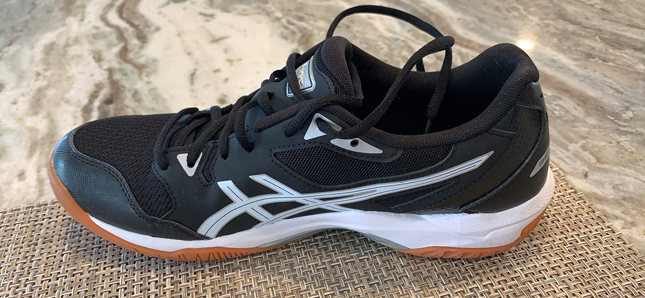 ASICS Gel-Rocket 10 detailed view of TRUSSTIC technology and heel counter design