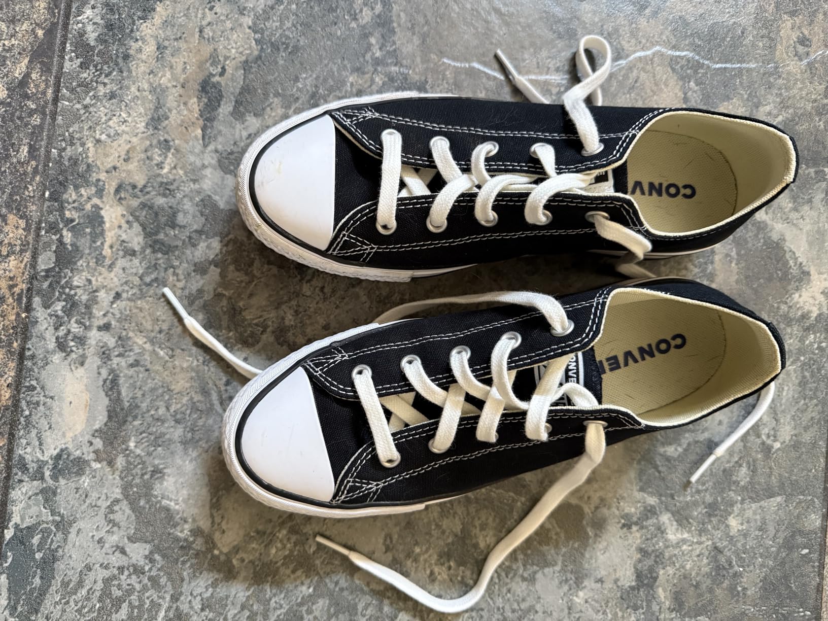 Handshop off-white shoelaces color comparison showing ideal match with aged sneaker soles