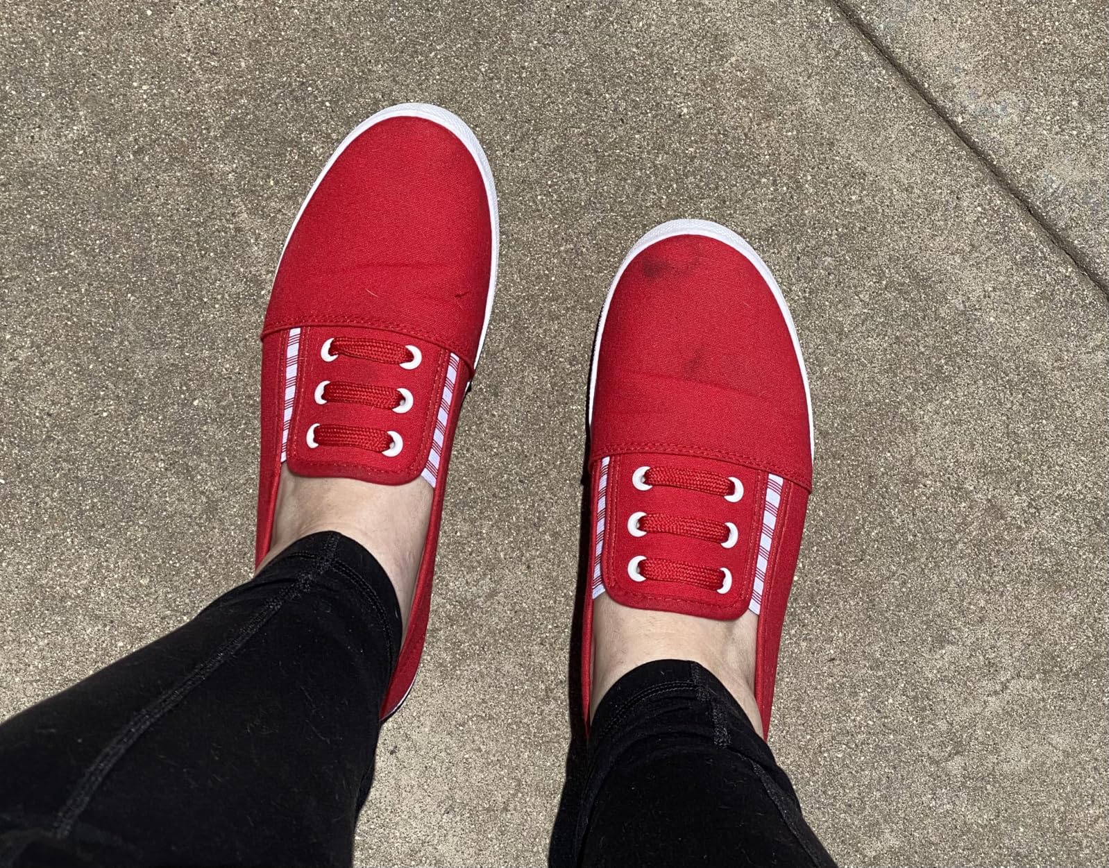 Kufeiti slip-on shoes during real-world testing showing wear patterns after multiple uses