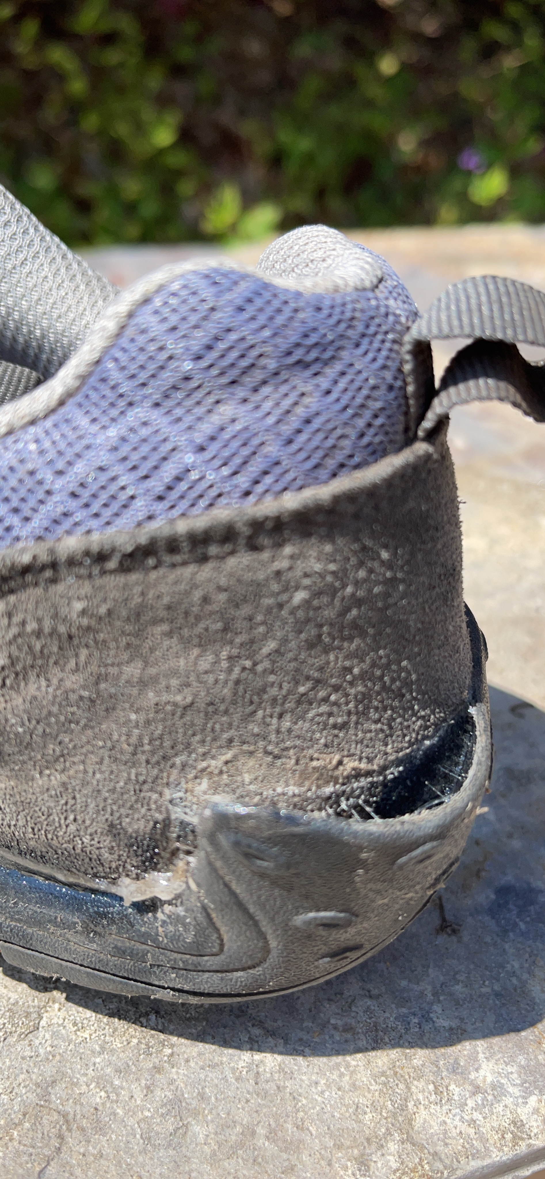 Example of sole separation issue reported by some users